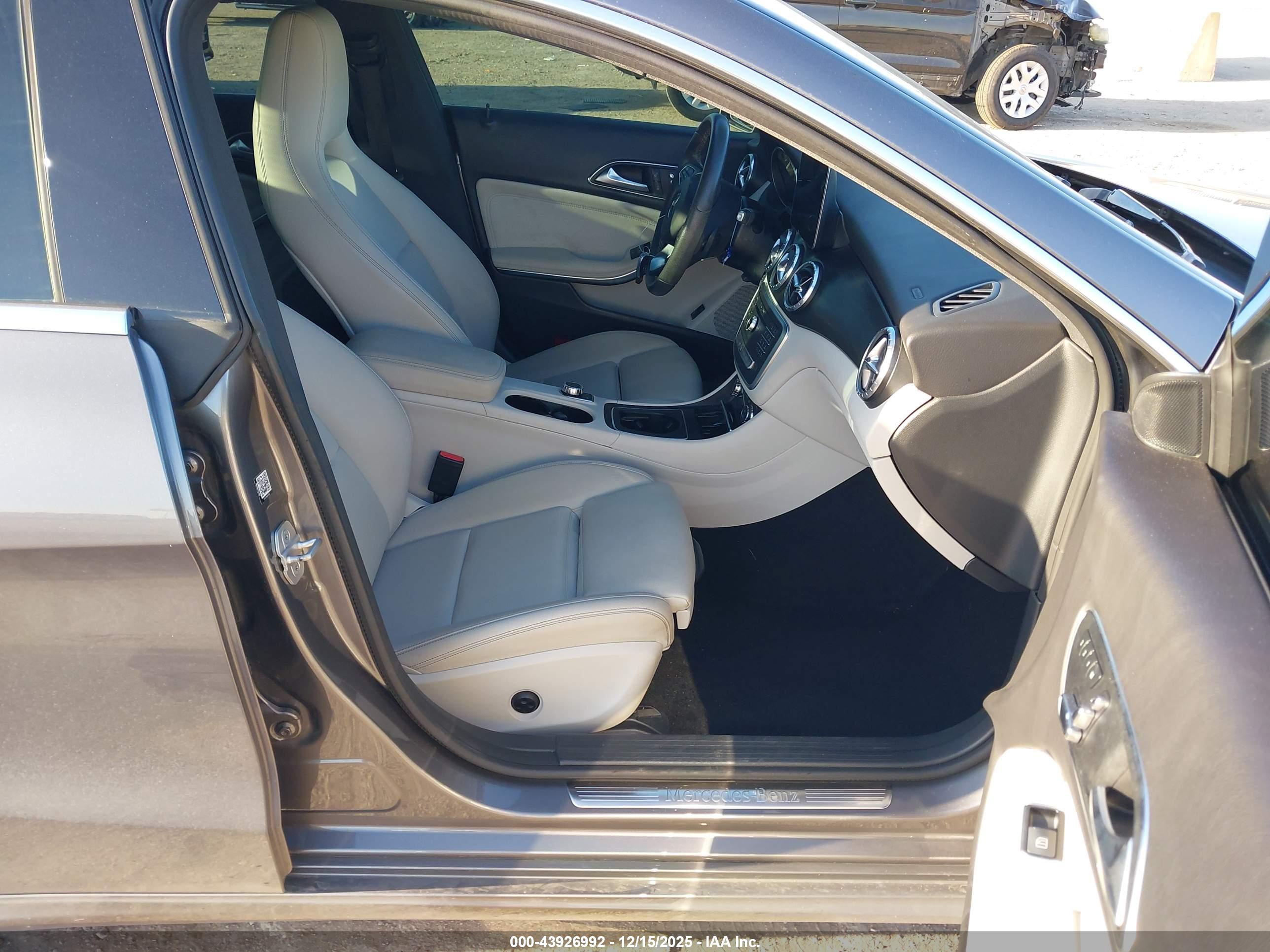 MERCEDES-BENZ CLA image 5