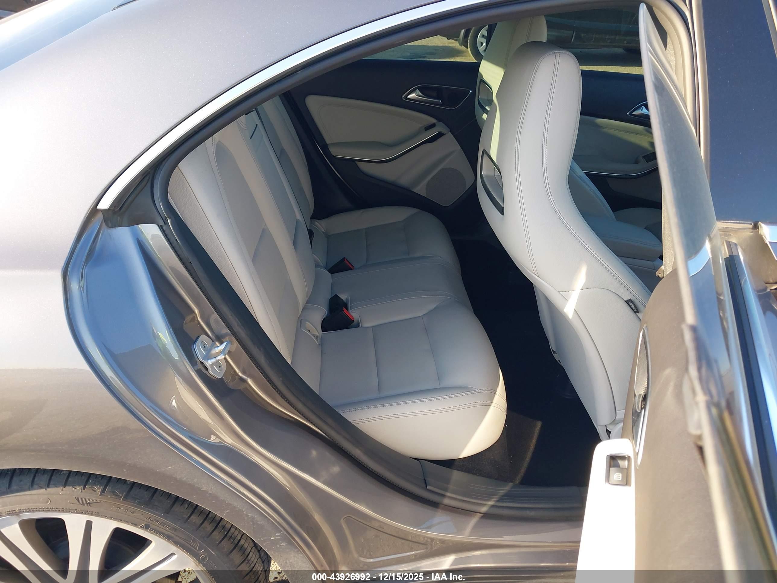 MERCEDES-BENZ CLA image 8