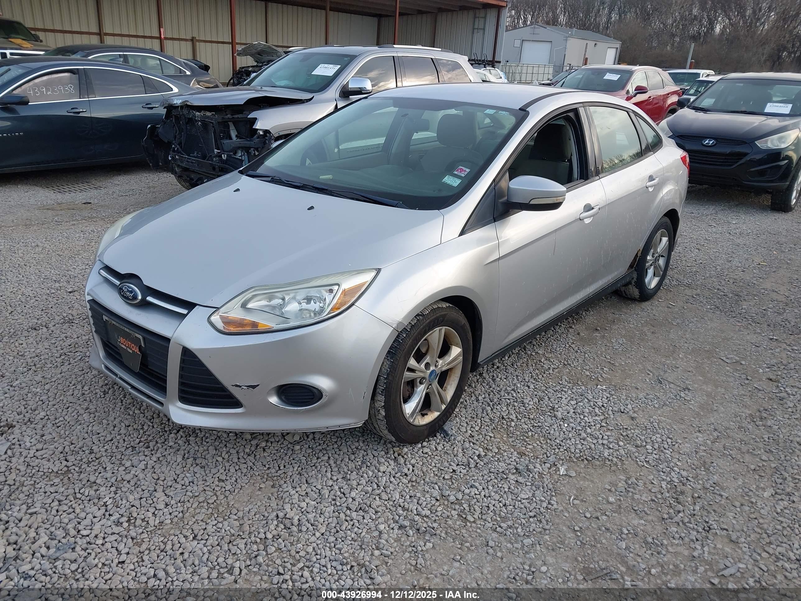 FORD FOCUS image 2