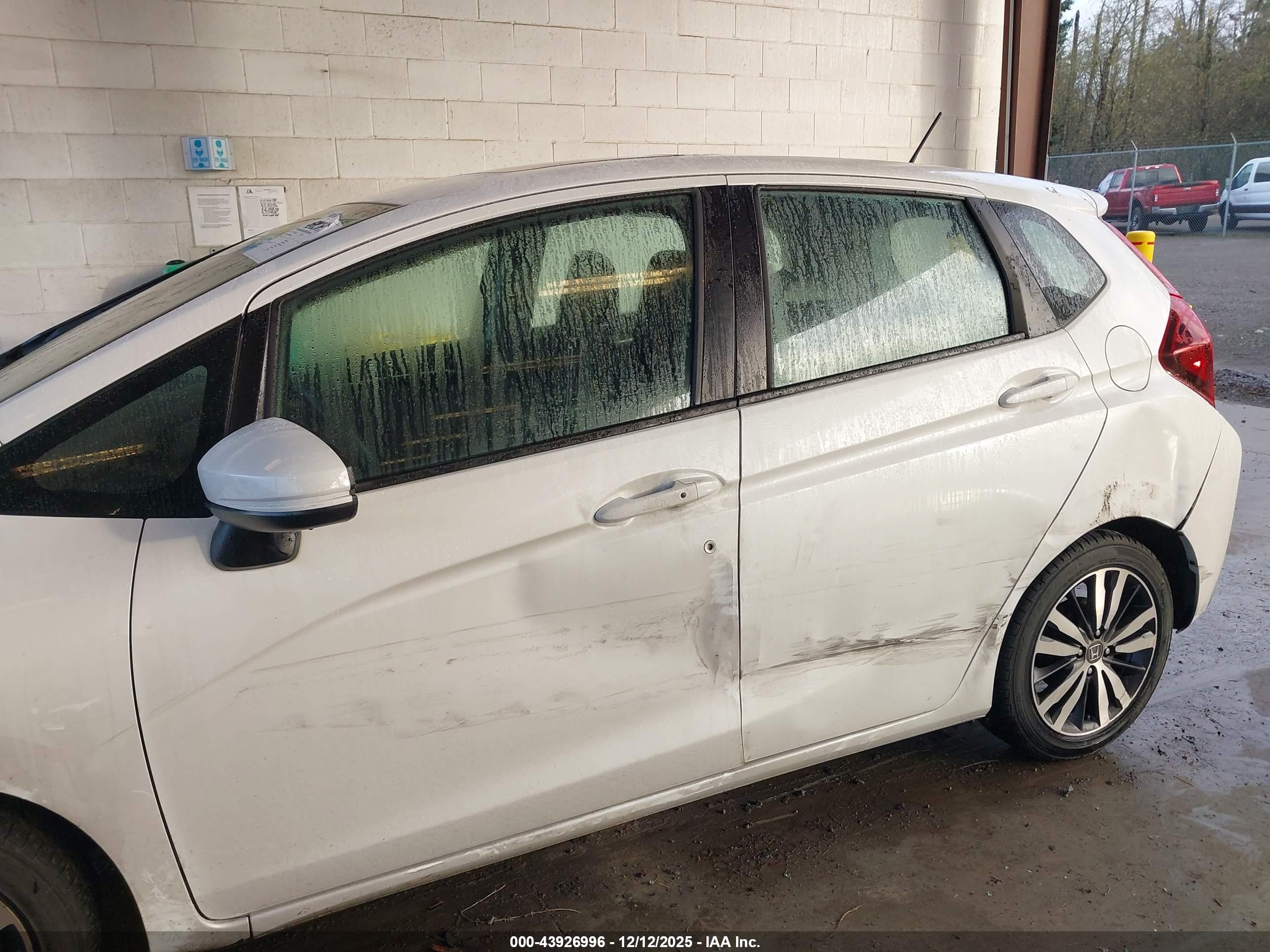 HONDA FIT image 6