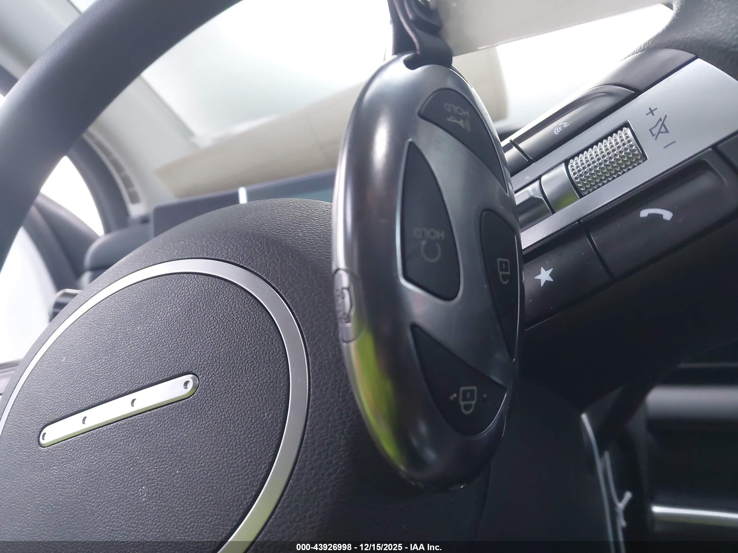 HYUNDAI TUCSON image 11