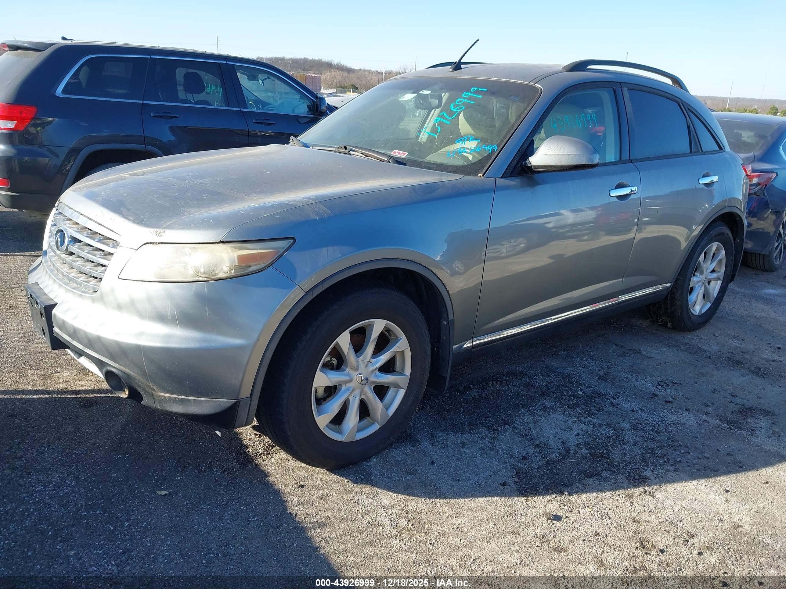 INFINITI FX35 image 2