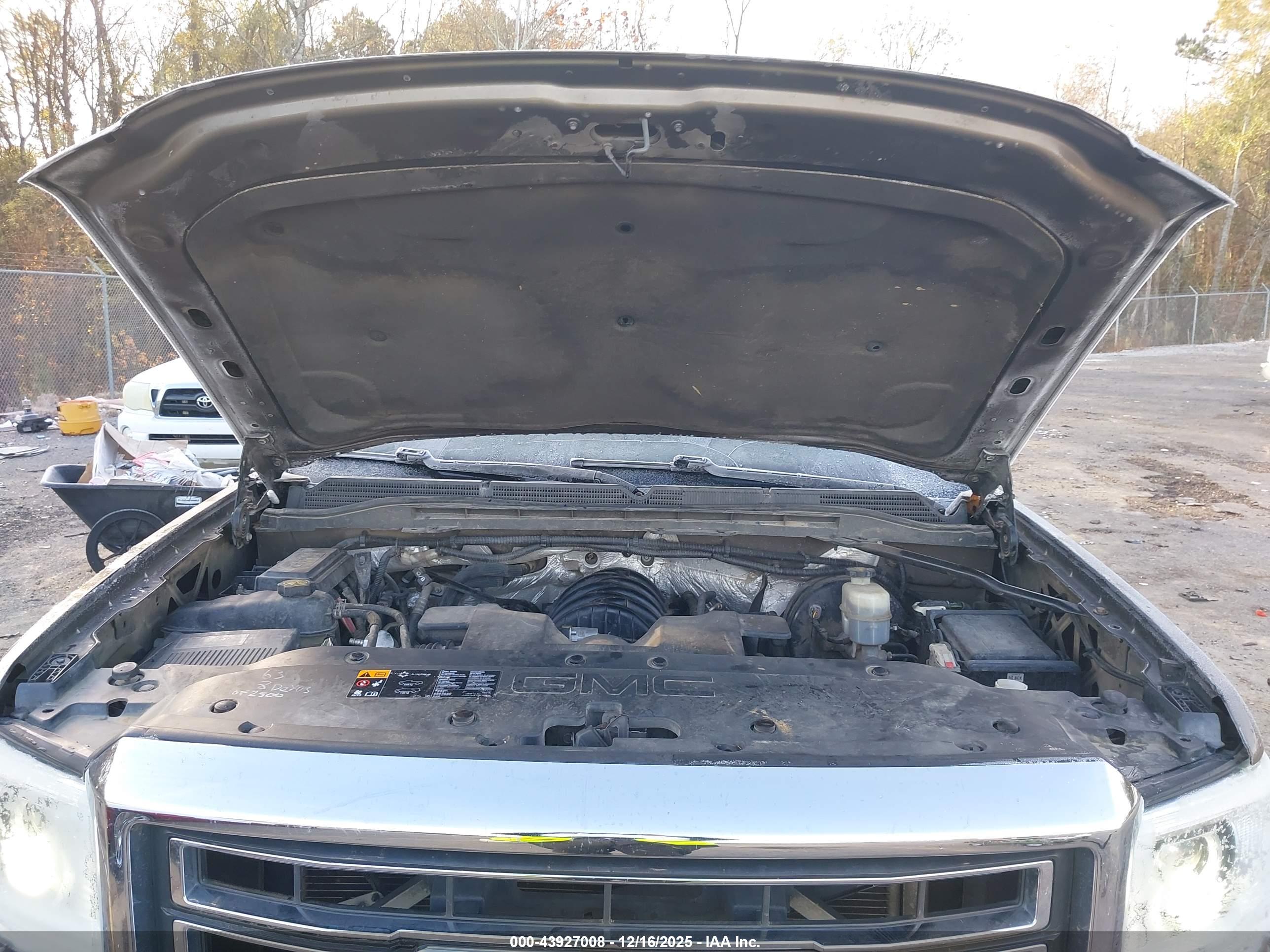GMC SIERRA image 10