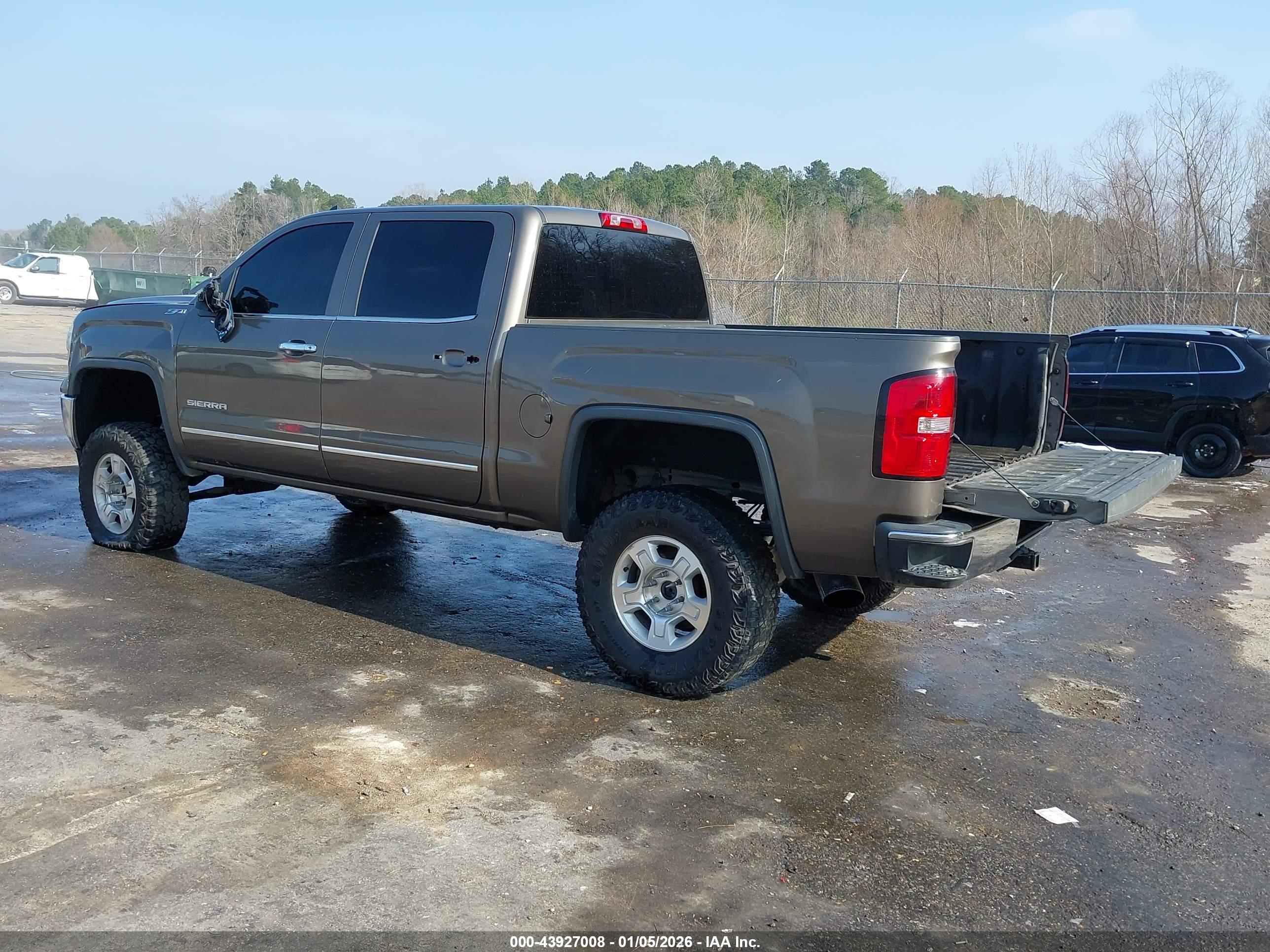 GMC SIERRA image 3