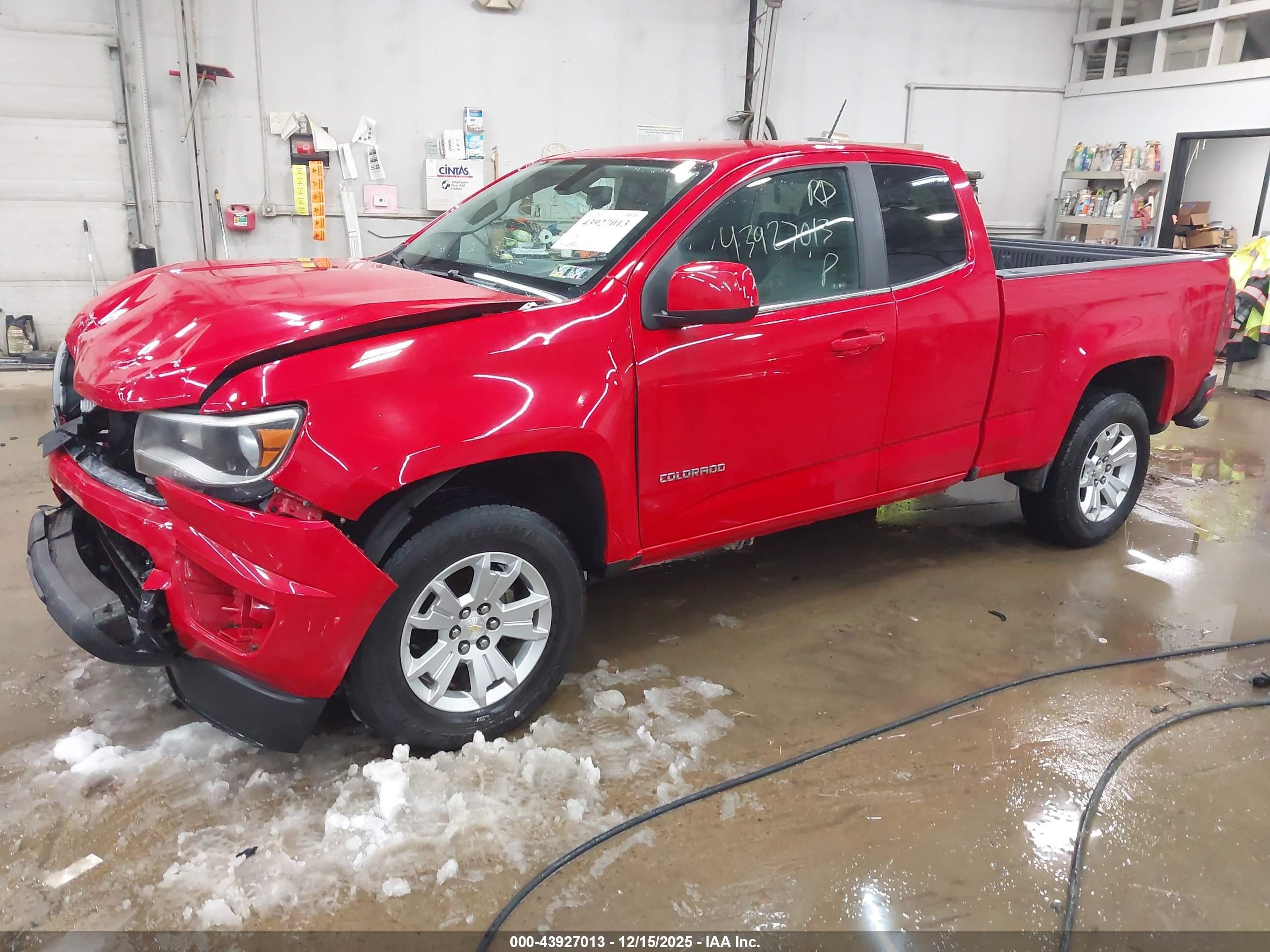 CHEVROLET COLORADO image 2