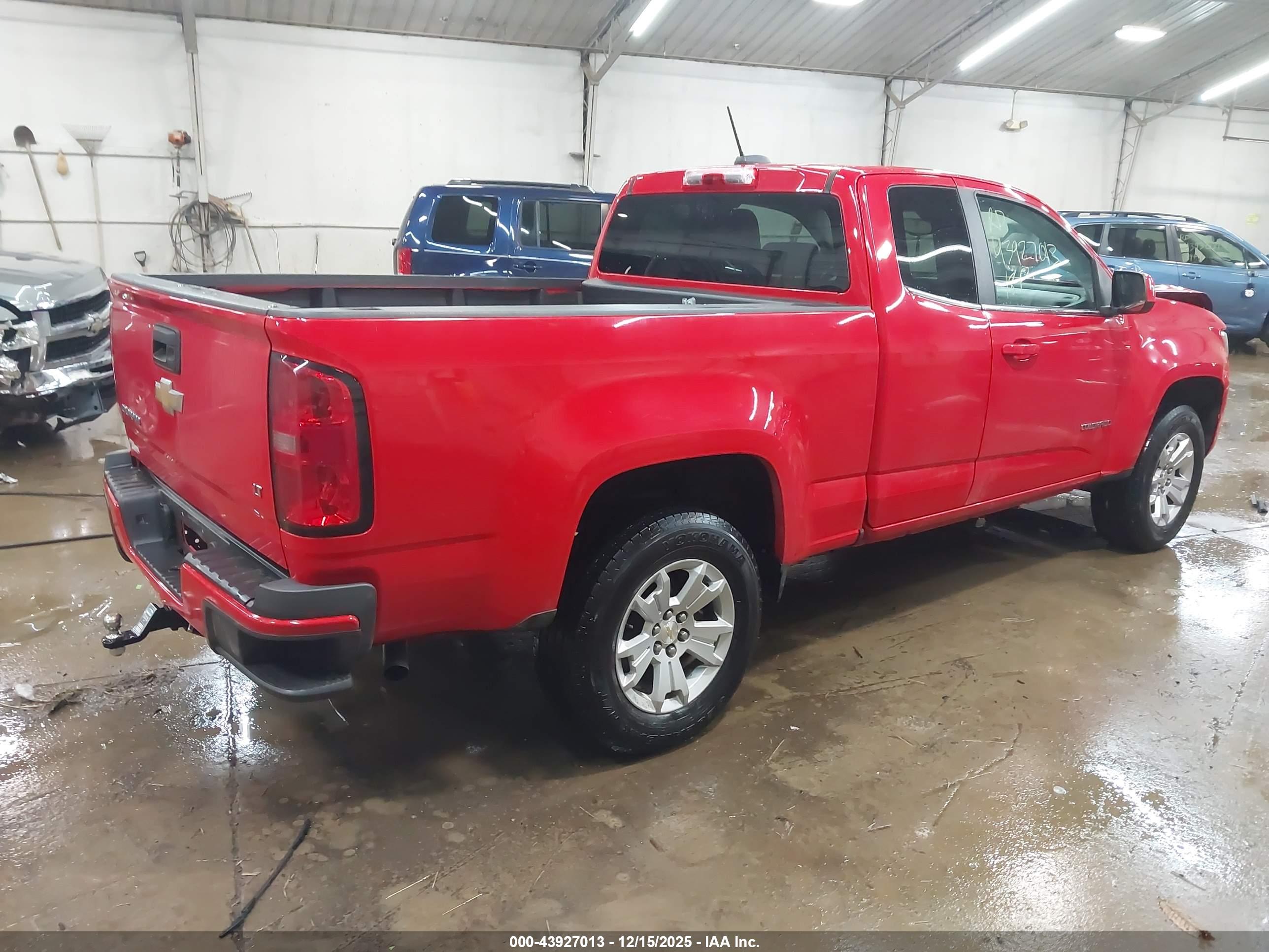CHEVROLET COLORADO image 4