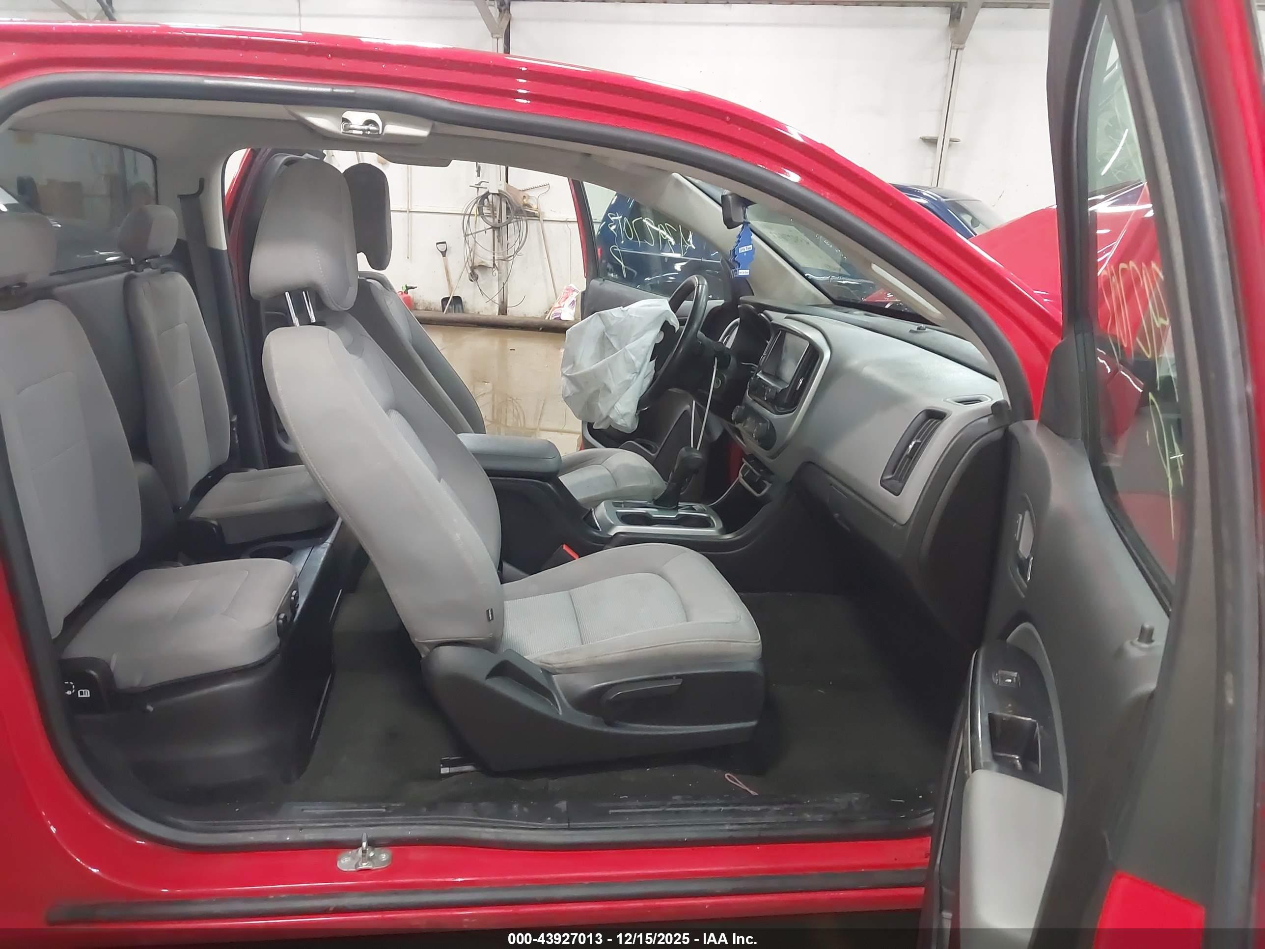 CHEVROLET COLORADO image 5
