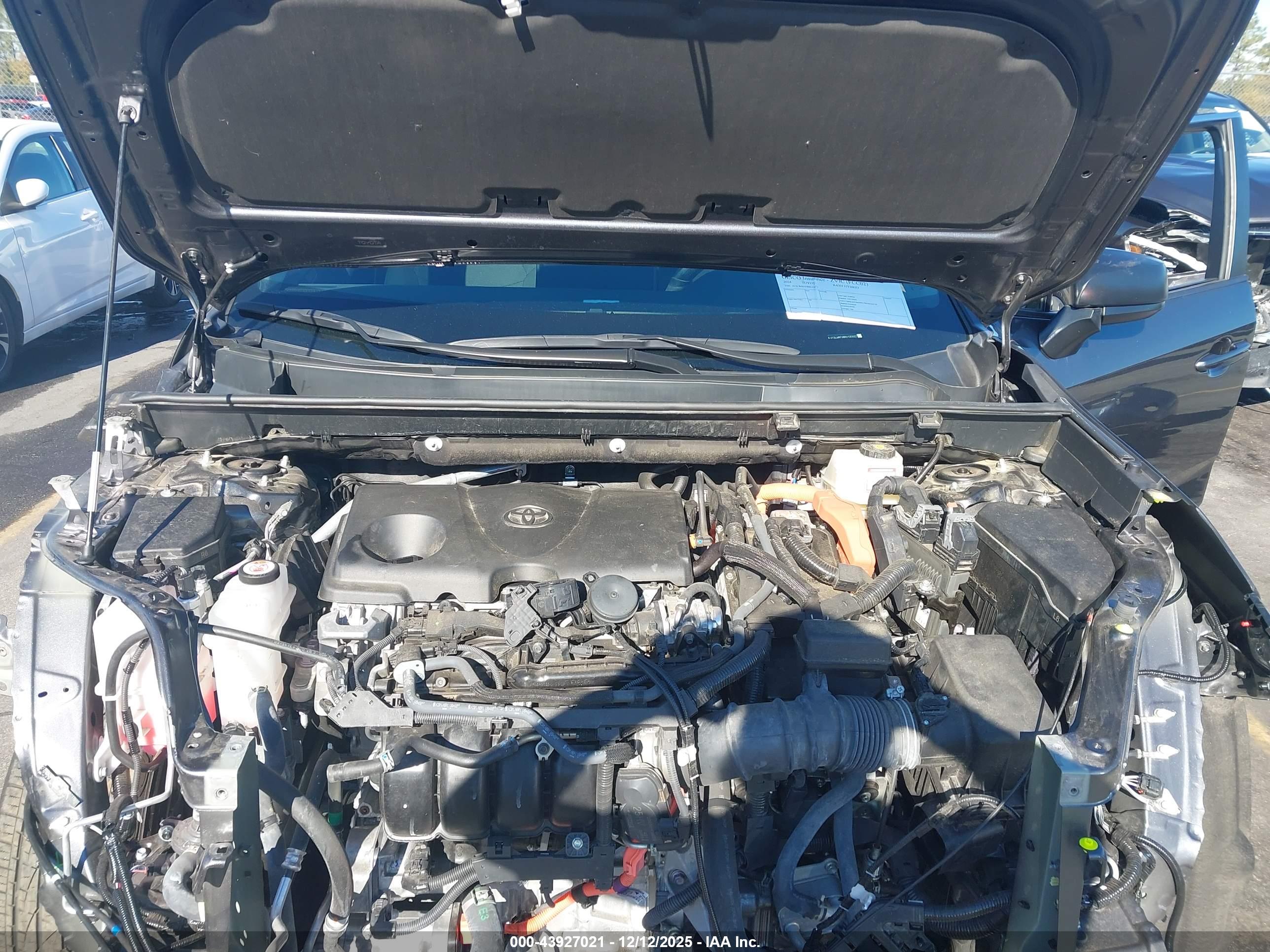 TOYOTA RAV4 image 10