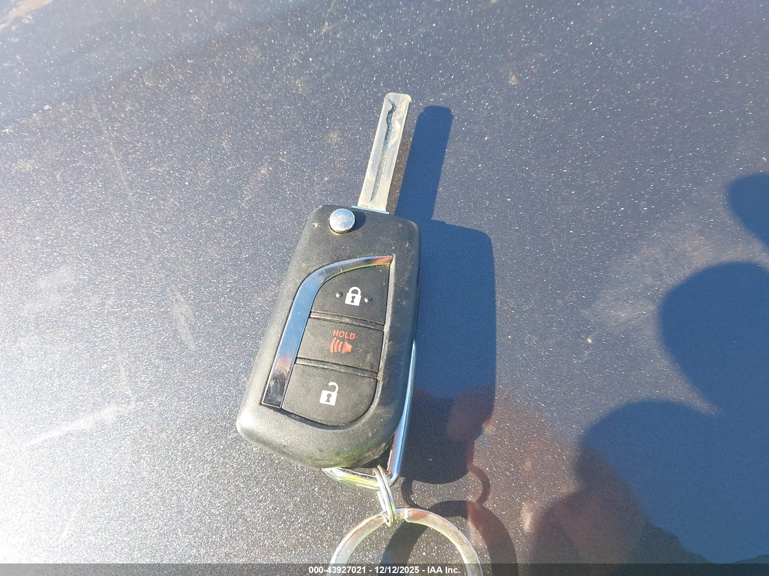 TOYOTA RAV4 image 11