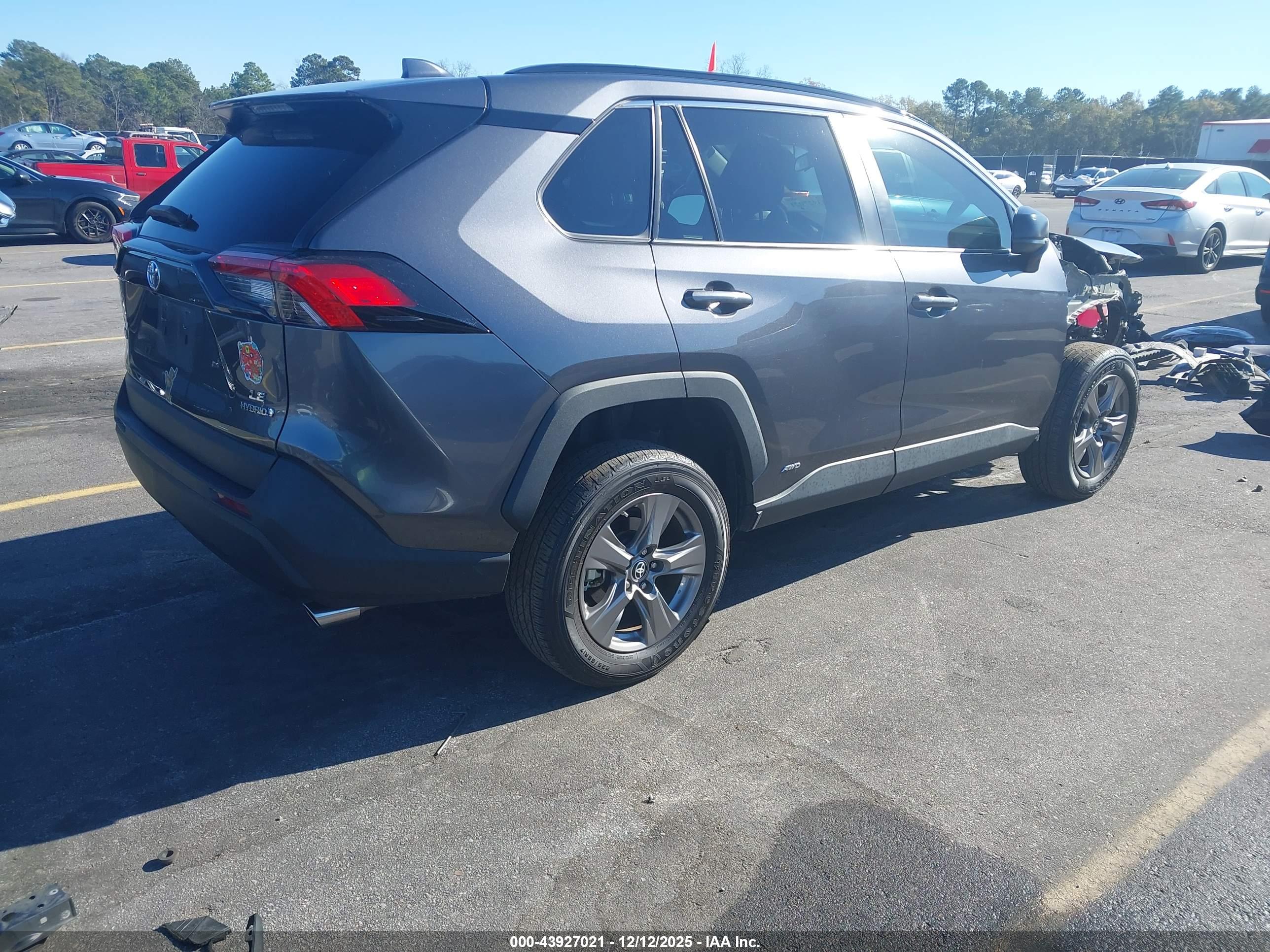 TOYOTA RAV4 image 4