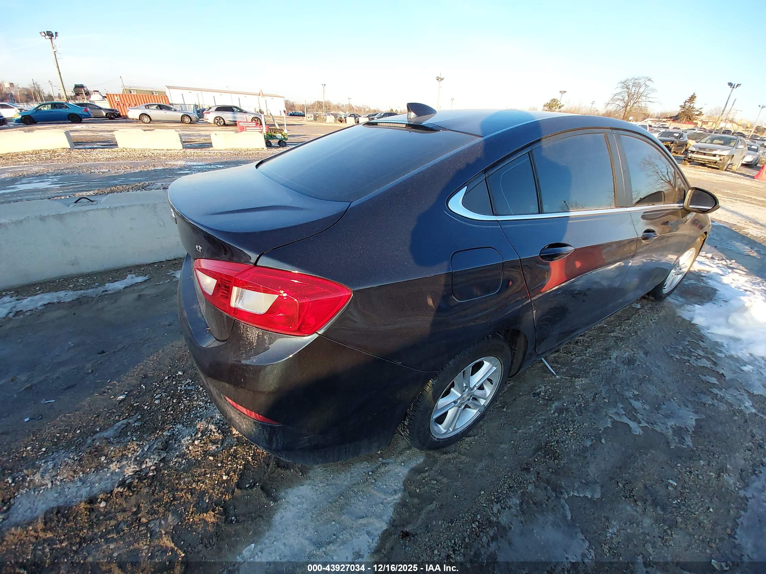 CHEVROLET CRUZE image 4