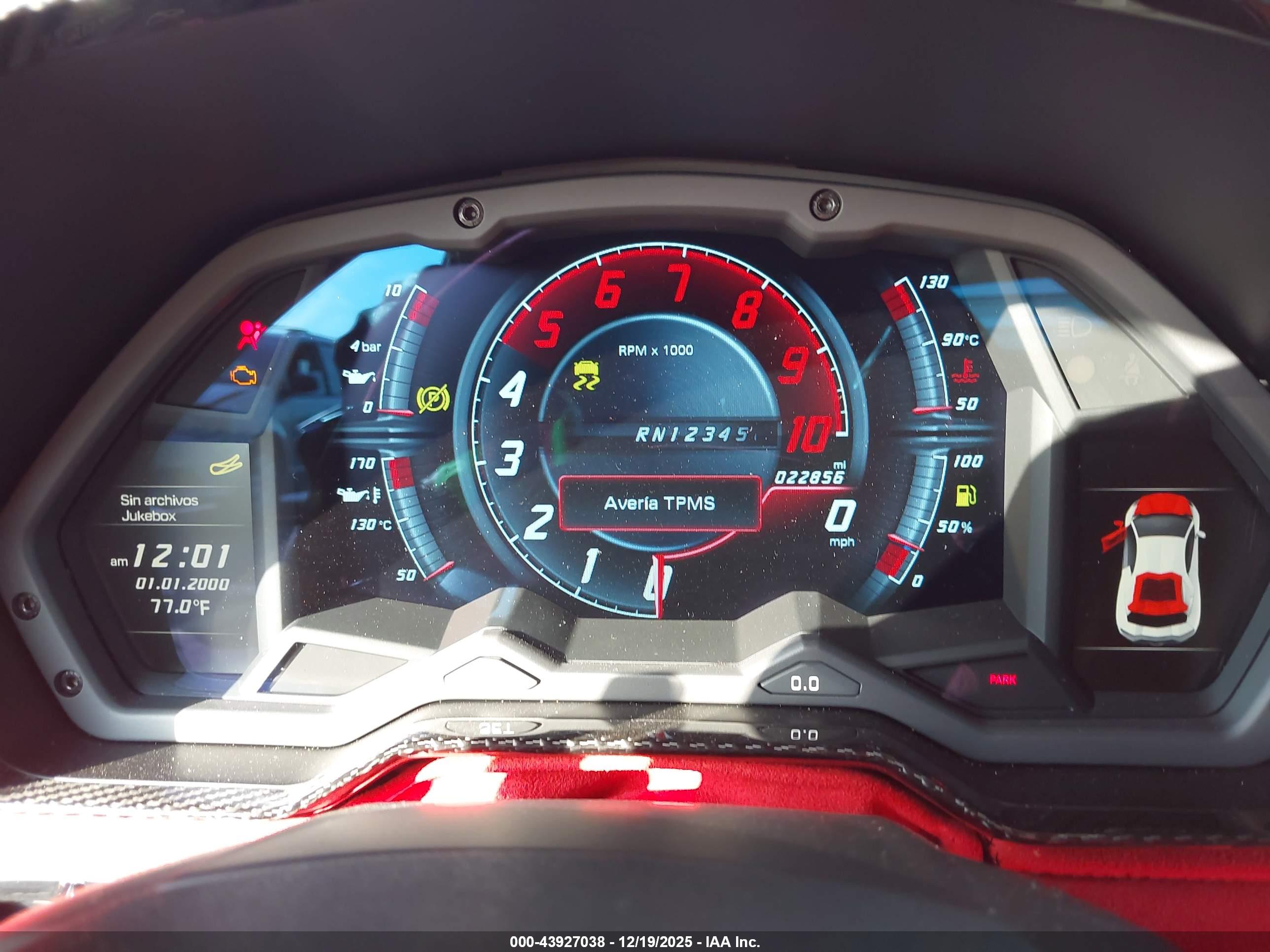 LAMBORGHINI AVENTADOR image 7