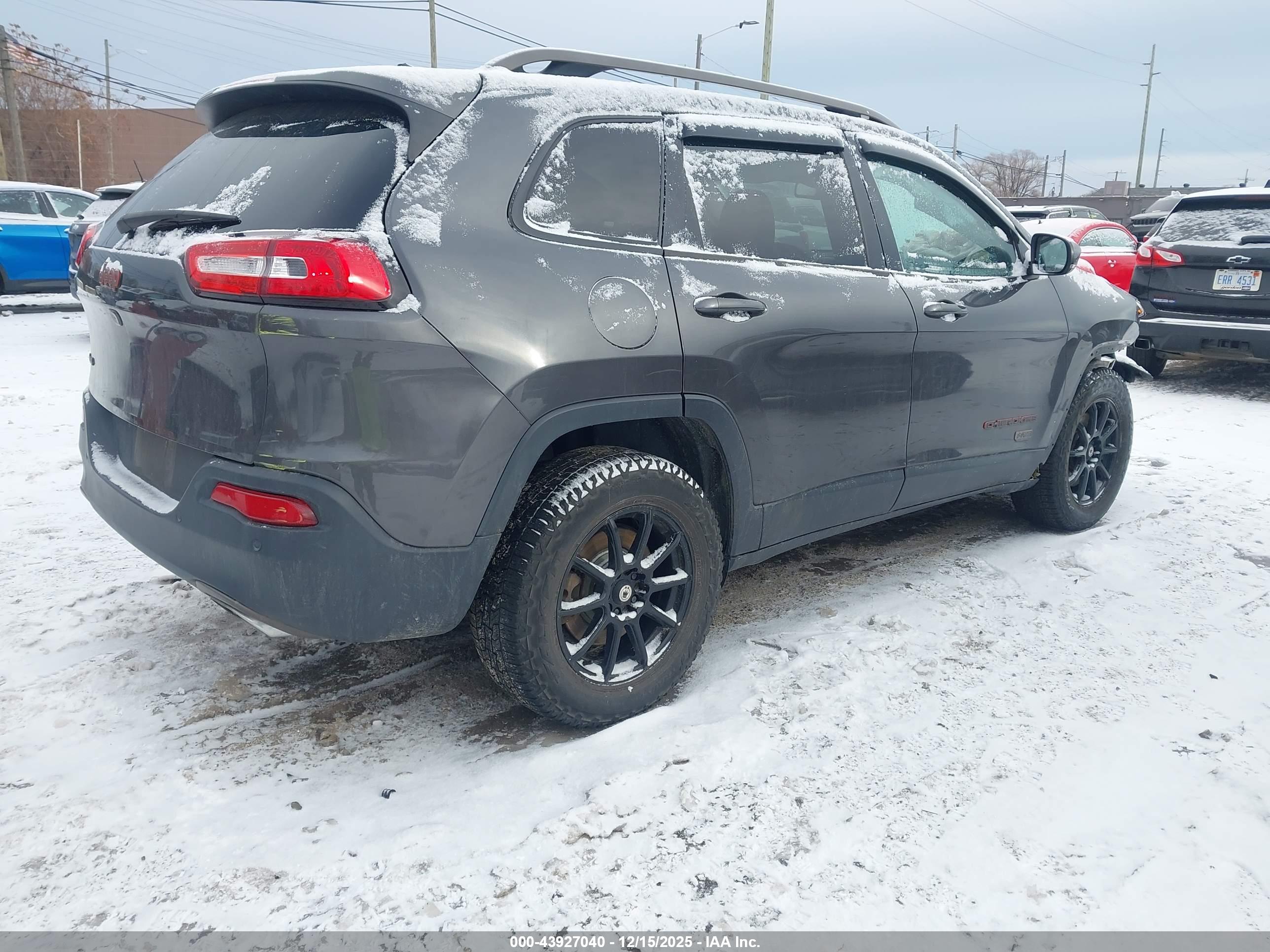 JEEP CHEROKEE image 4