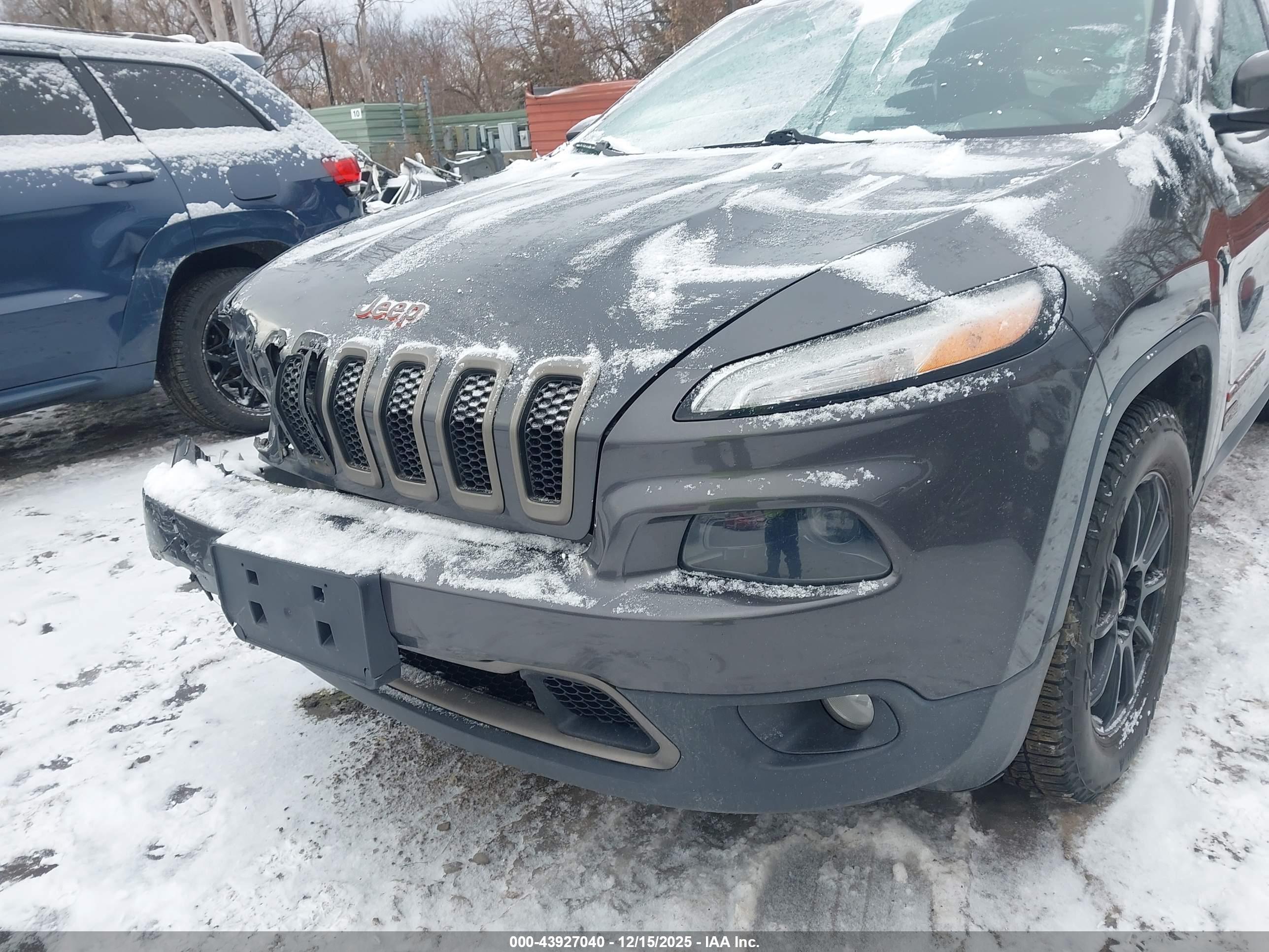 JEEP CHEROKEE image 6