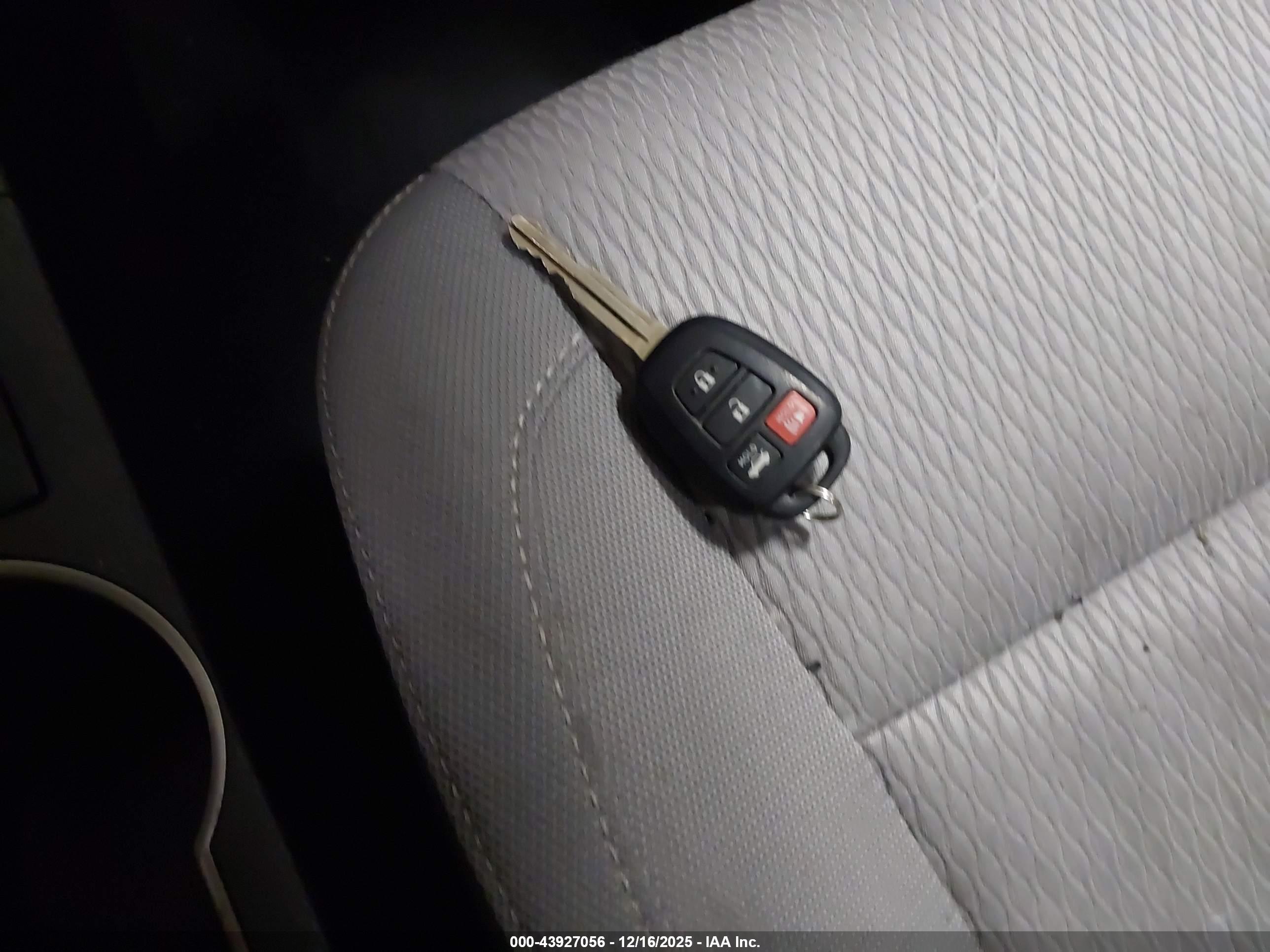 TOYOTA COROLLA image 11