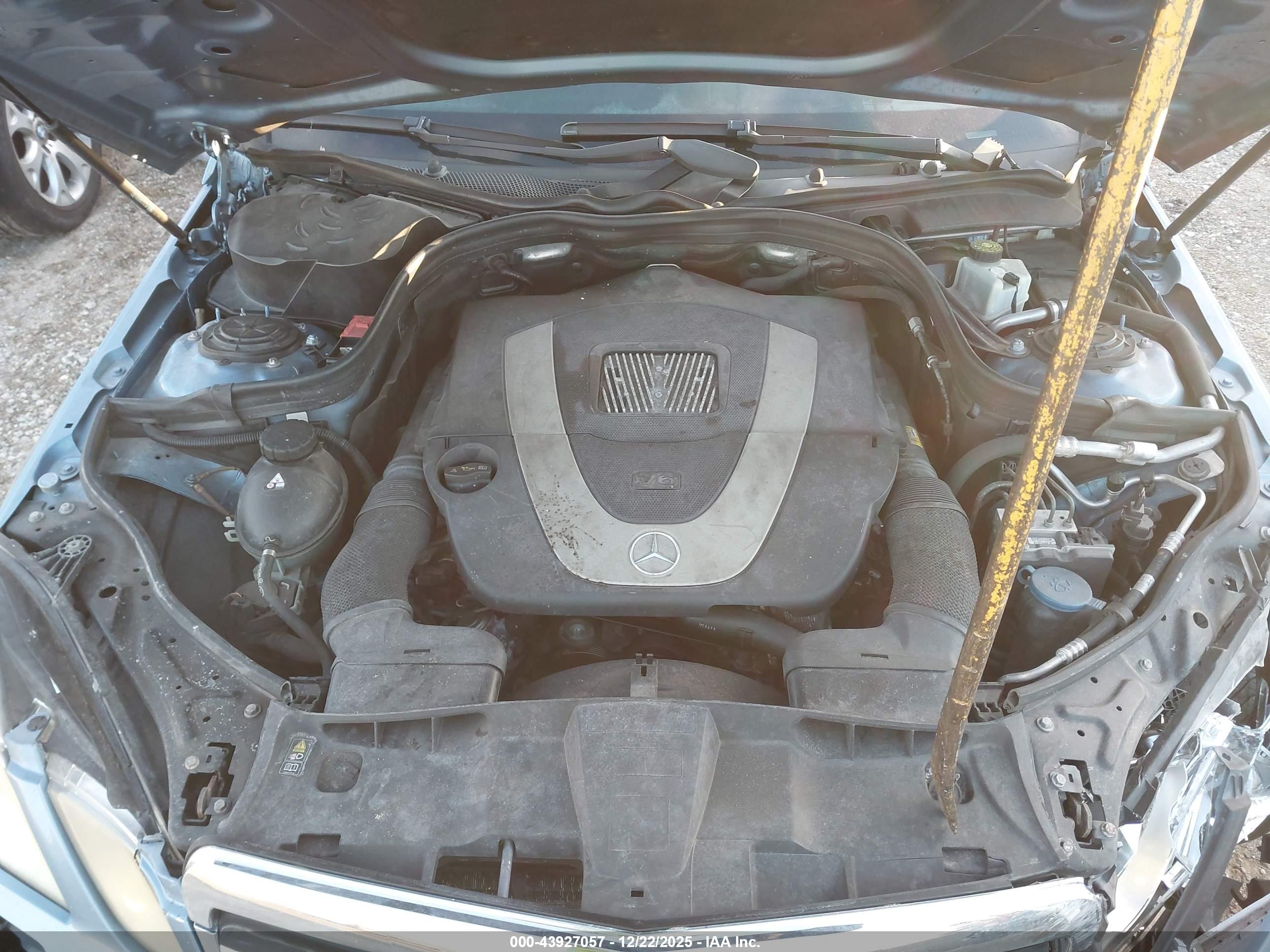 MERCEDES-BENZ E image 10