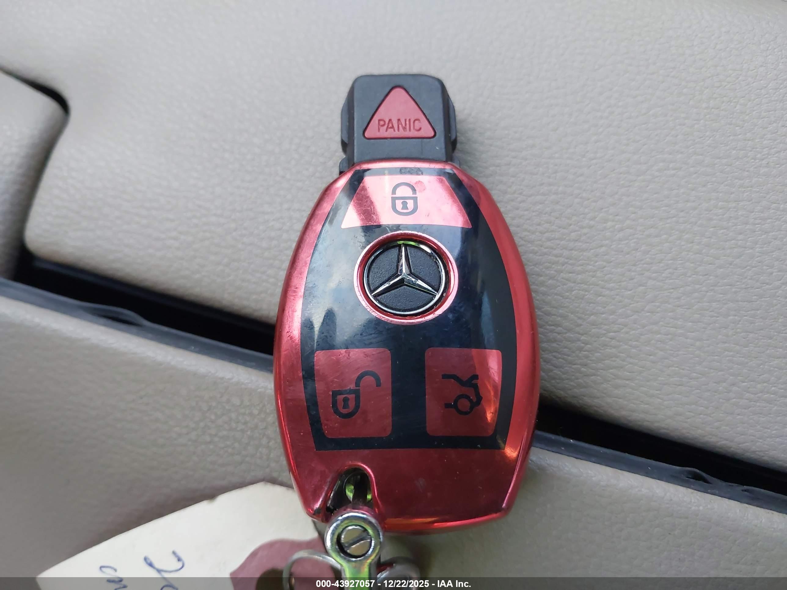 MERCEDES-BENZ E image 11