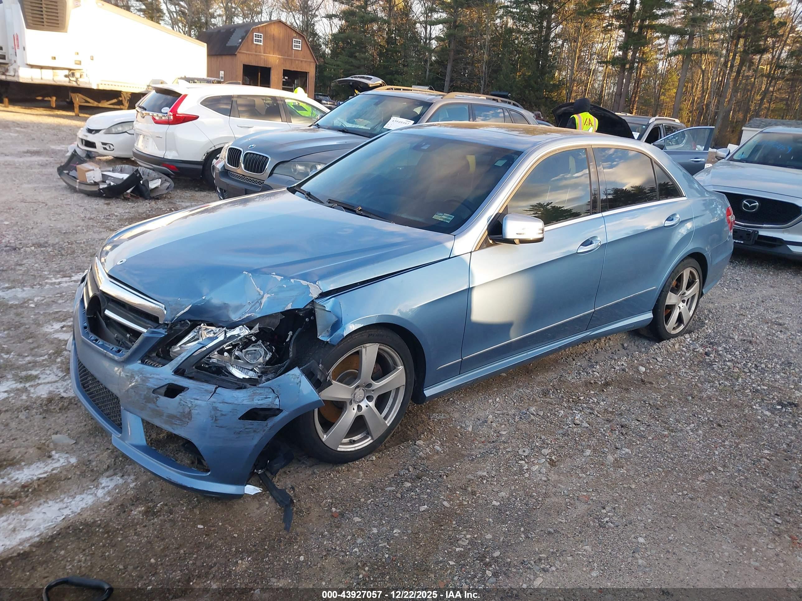MERCEDES-BENZ E image 2