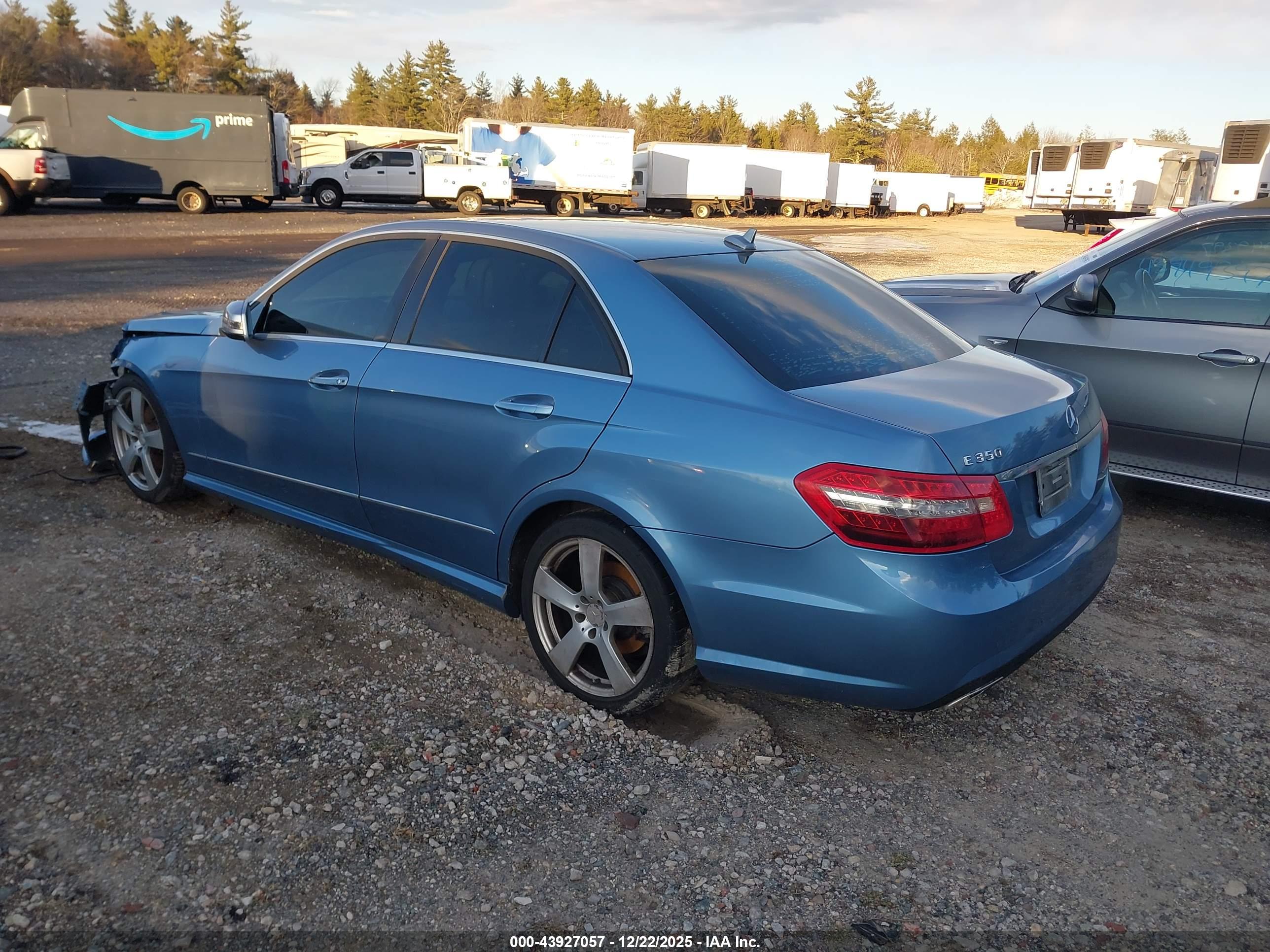 MERCEDES-BENZ E image 3