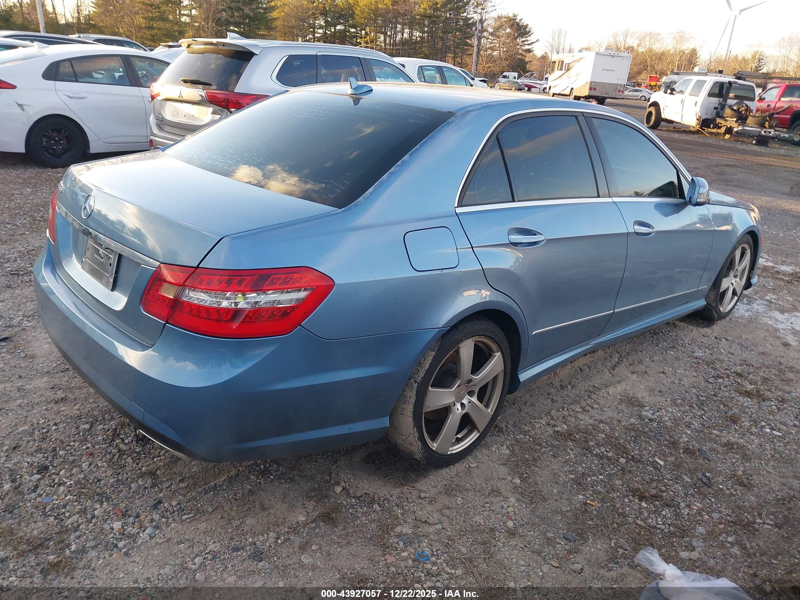 MERCEDES-BENZ E image 4