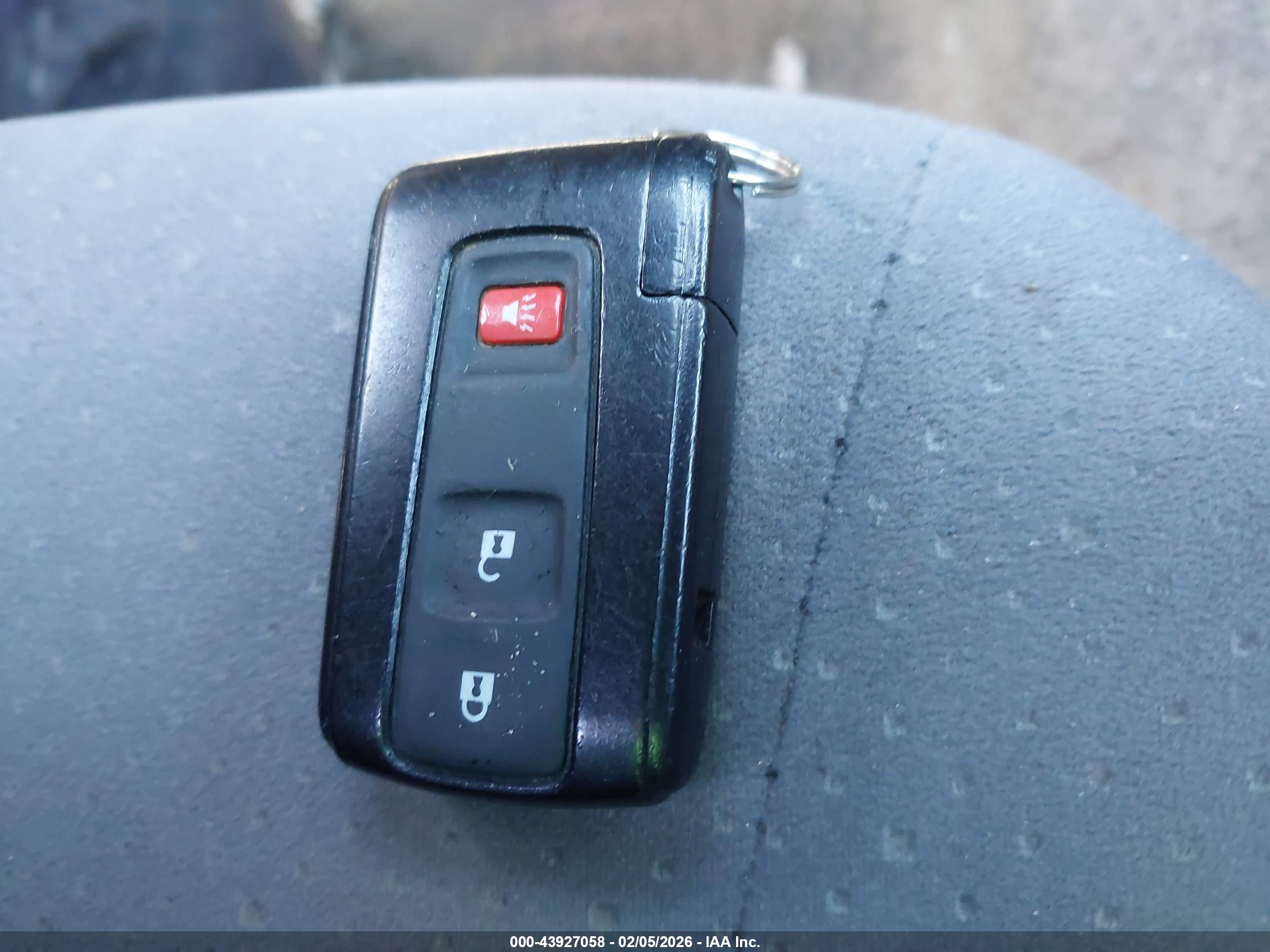 TOYOTA PRIUS image 11