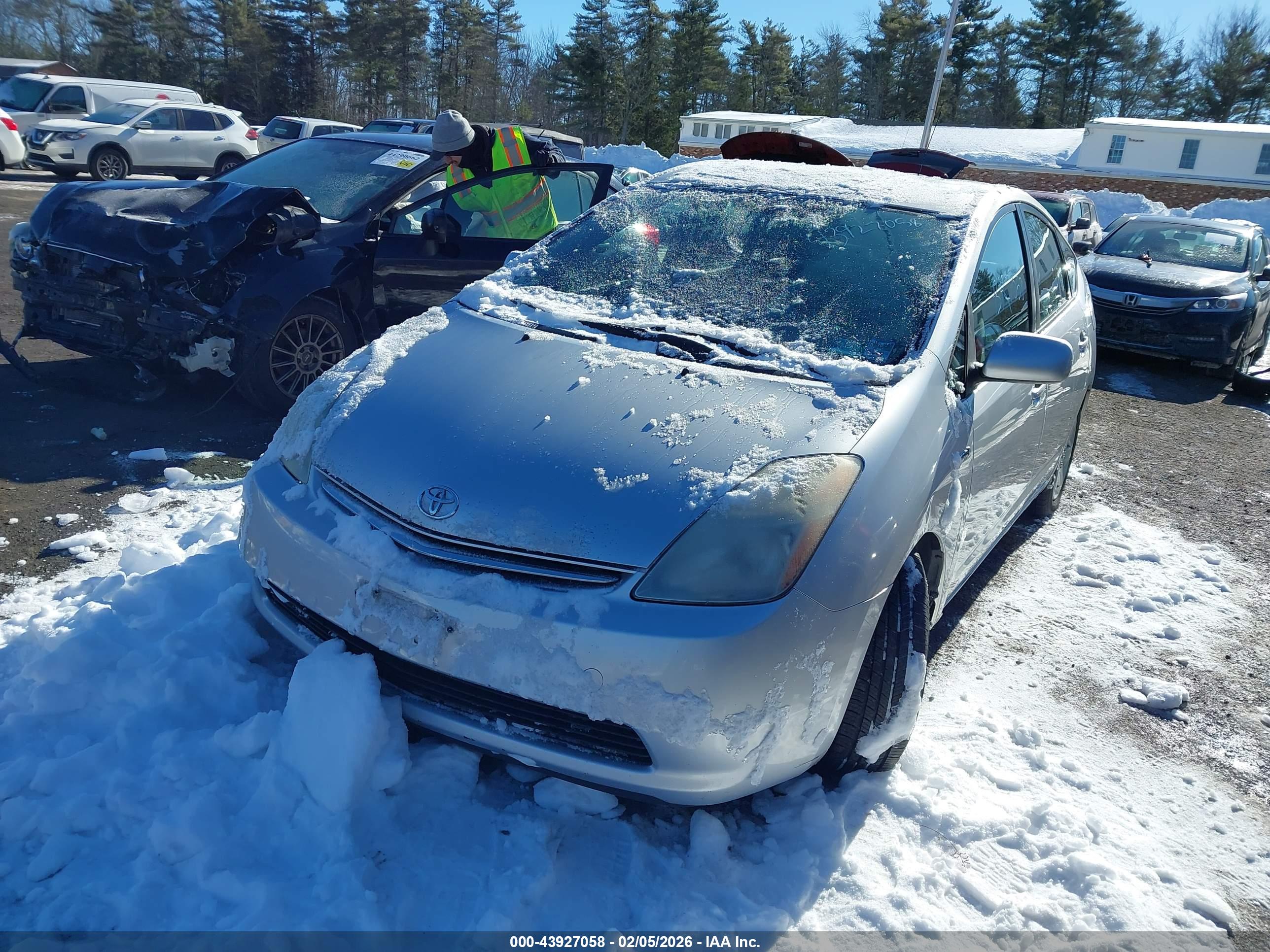 TOYOTA PRIUS image 2