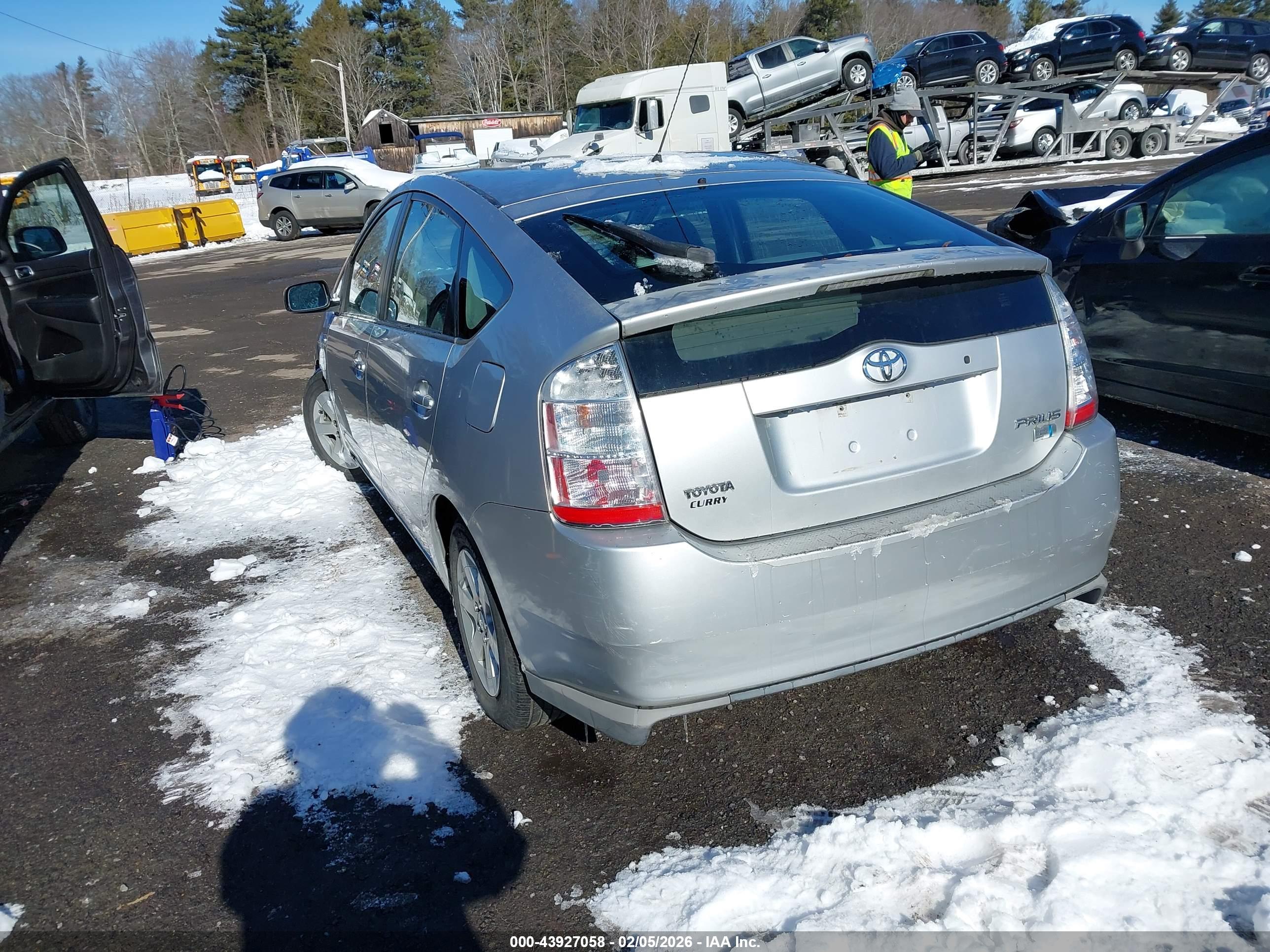 TOYOTA PRIUS image 3