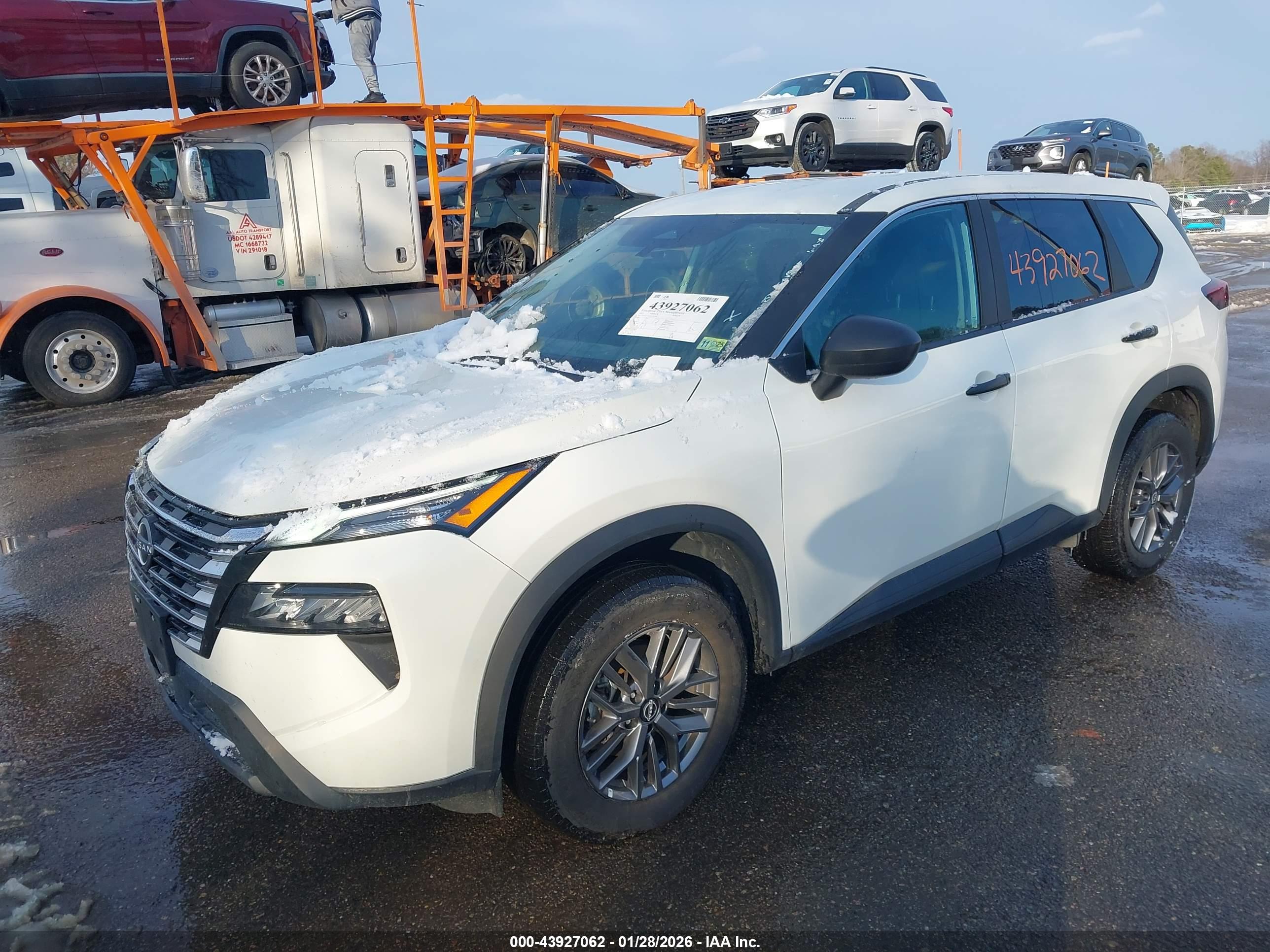 NISSAN ROGUE image 2