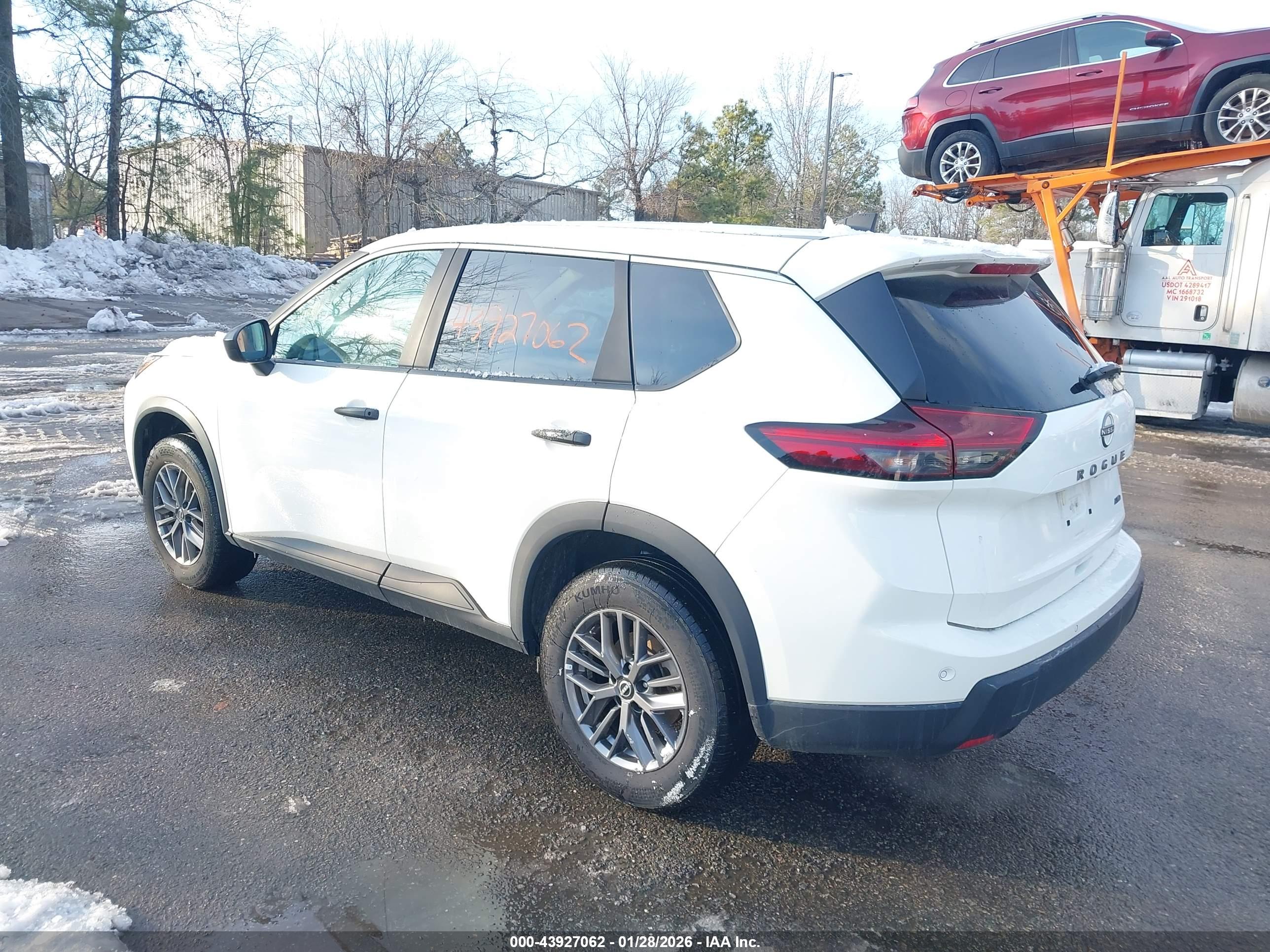 NISSAN ROGUE image 3