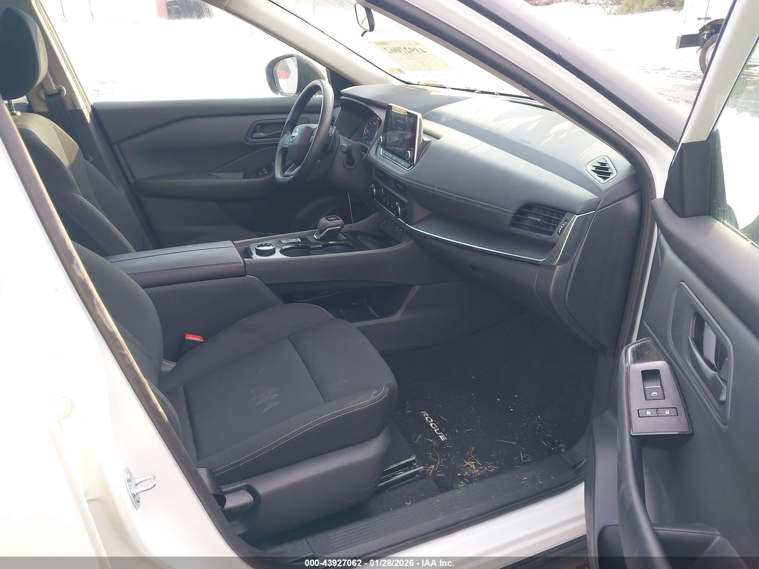 NISSAN ROGUE image 5