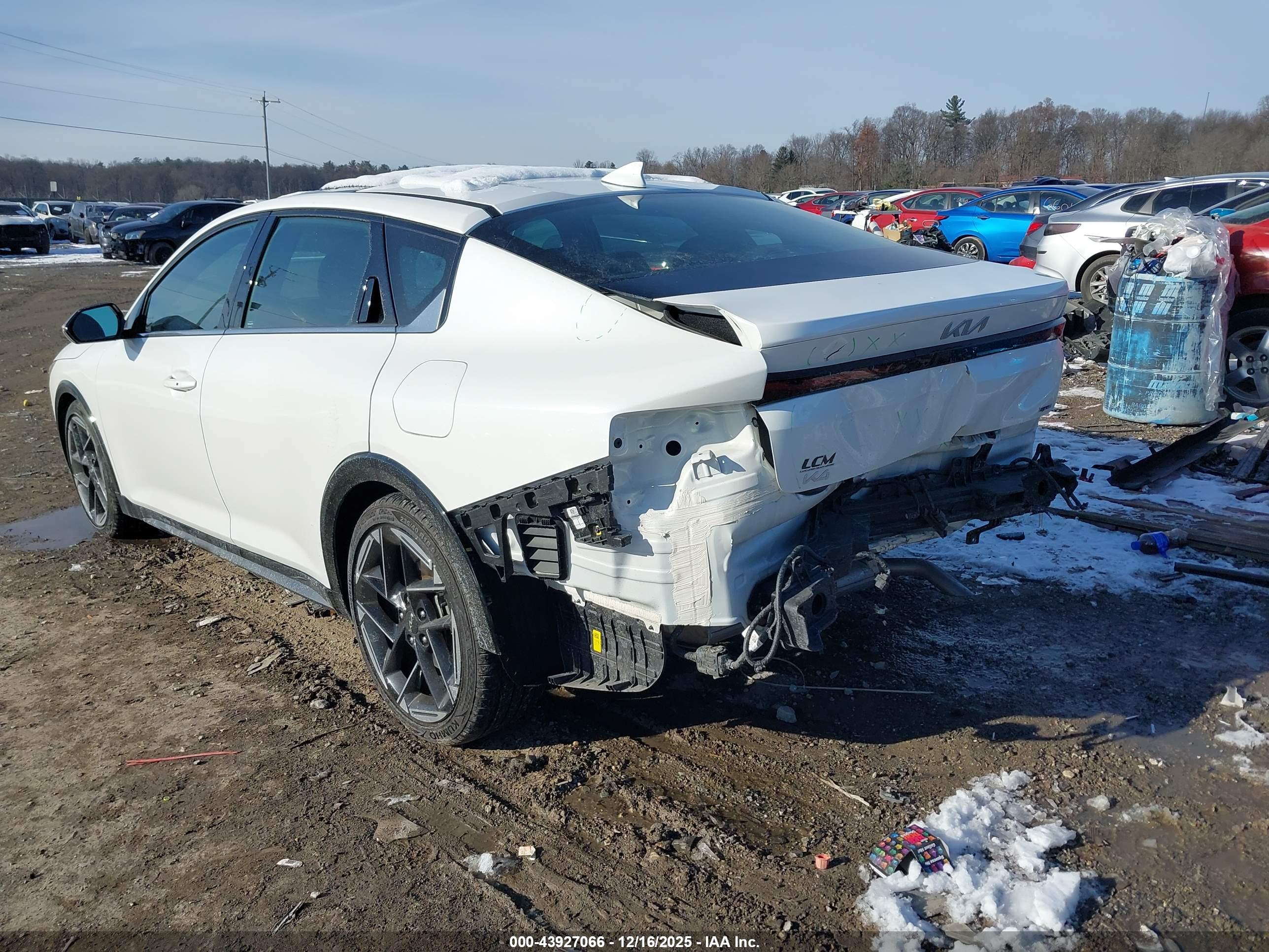 KIA K4 image 3