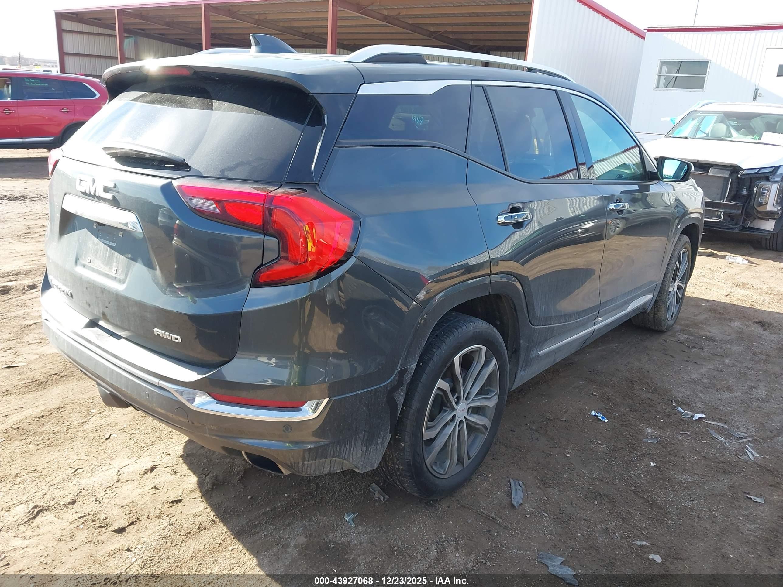 GMC TERRAIN image 4