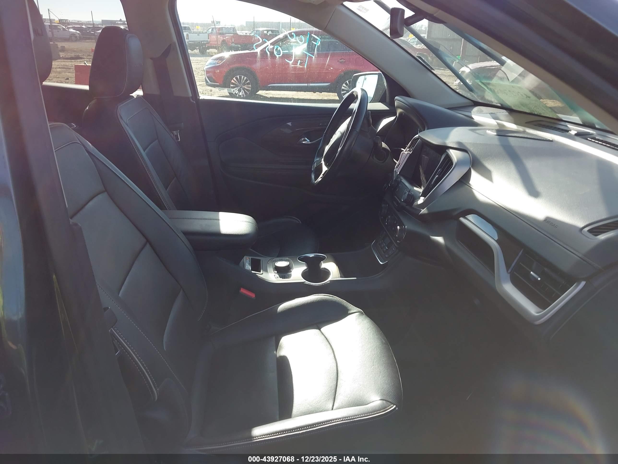 GMC TERRAIN image 5