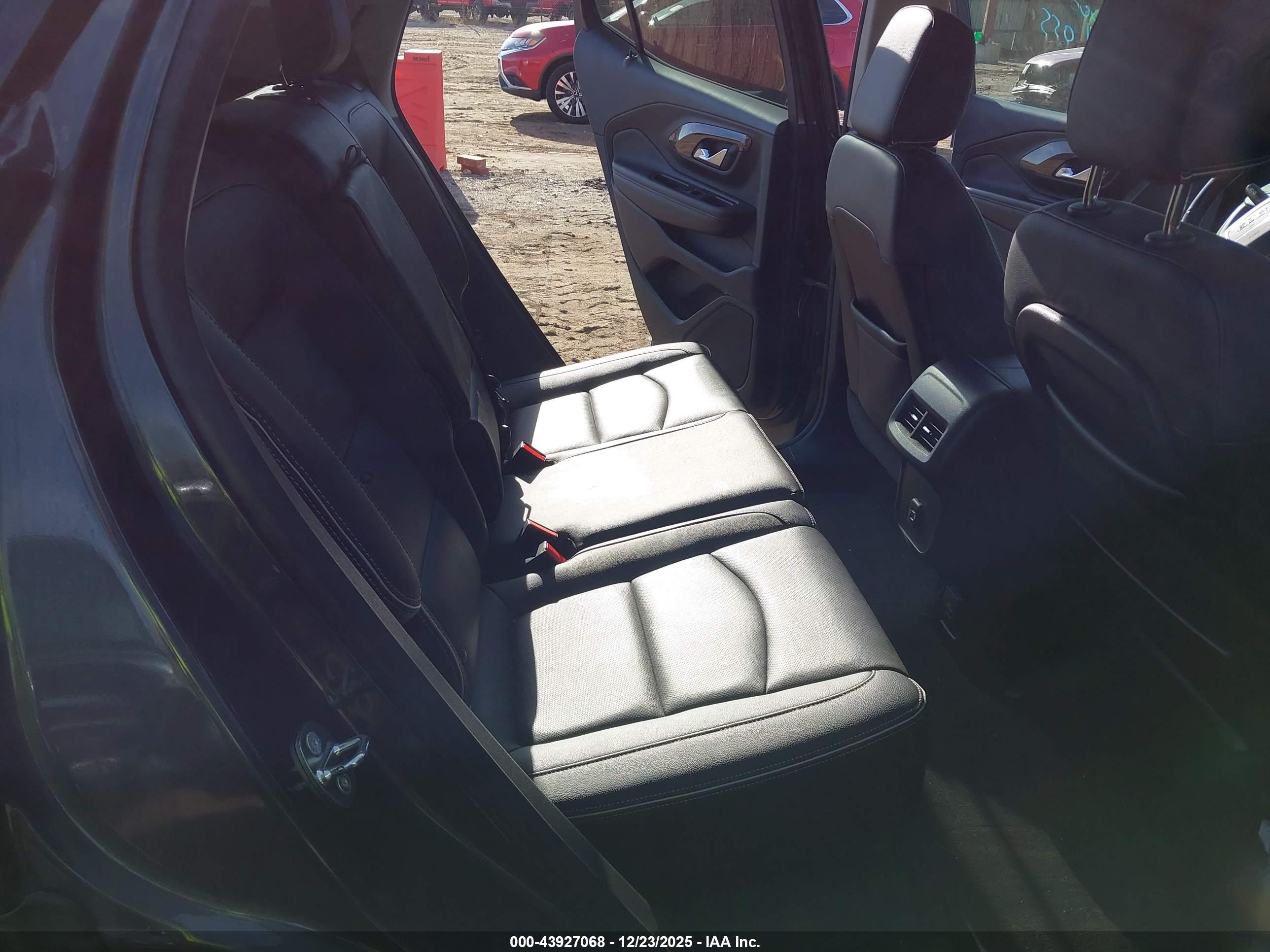GMC TERRAIN image 8