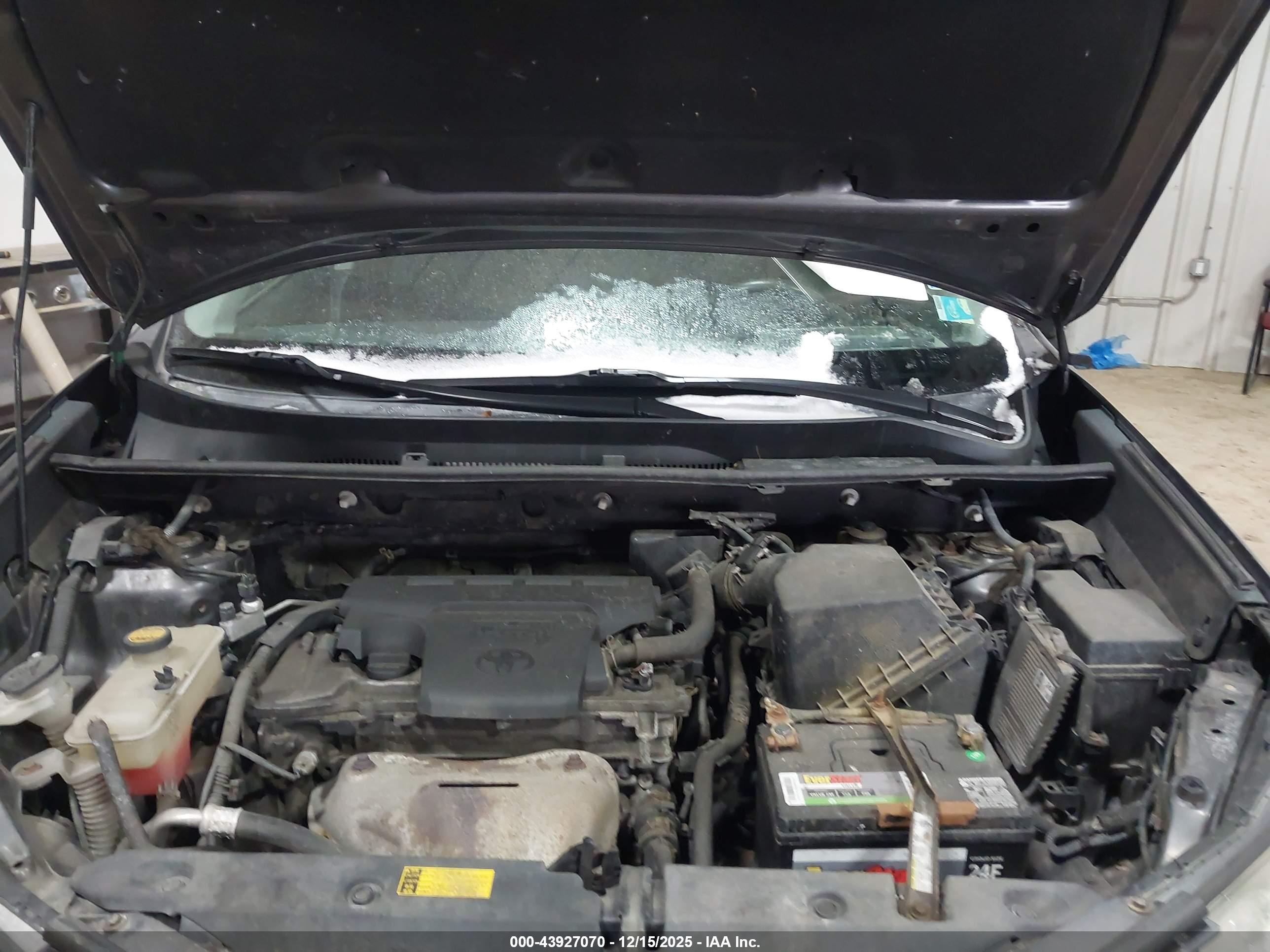 TOYOTA RAV4 image 10