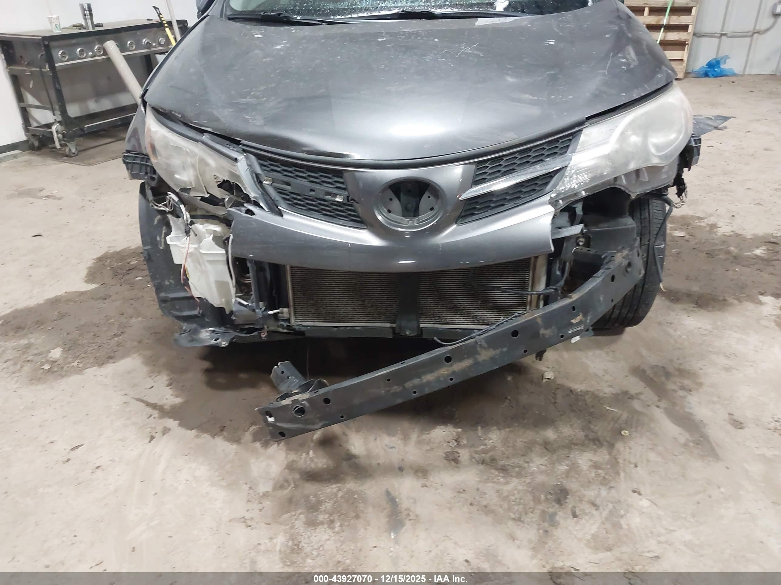 TOYOTA RAV4 image 6