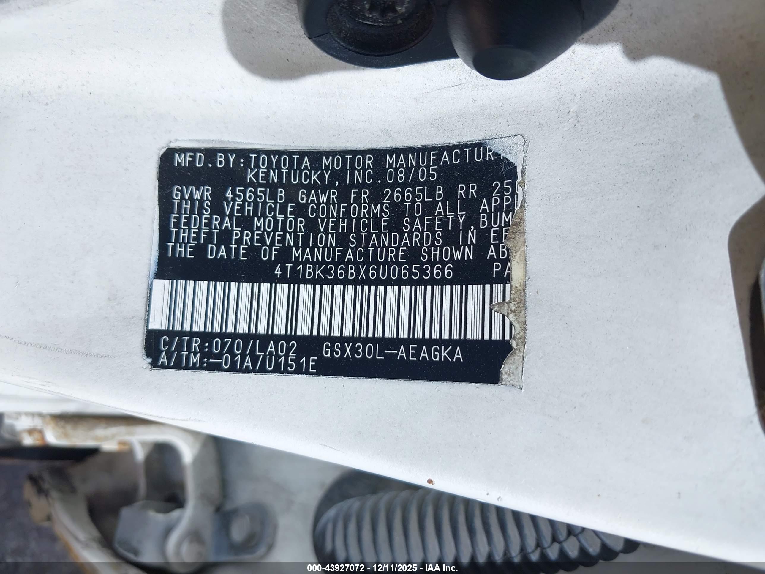 TOYOTA AVALON image 9
