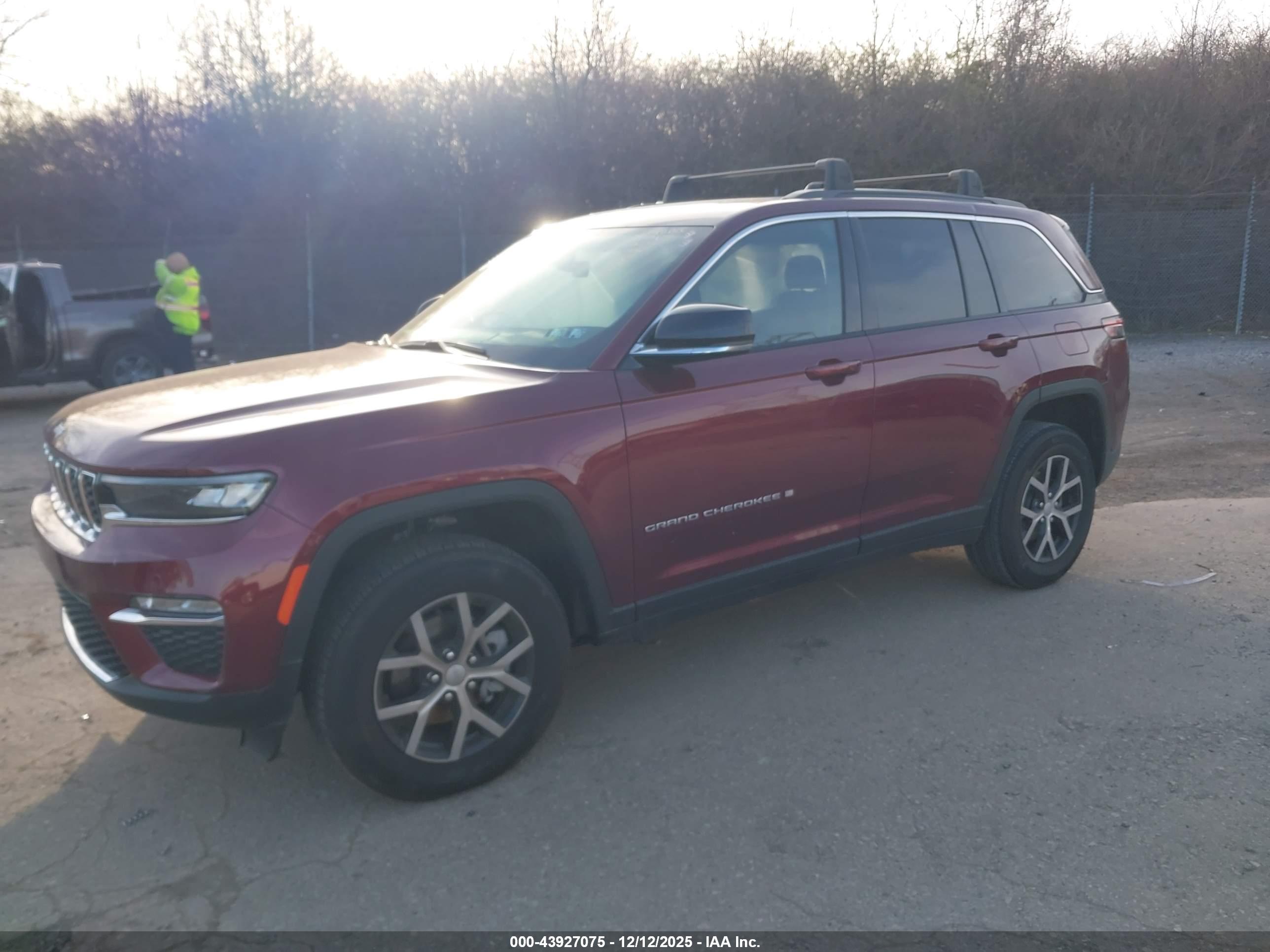 JEEP GRAND image 2