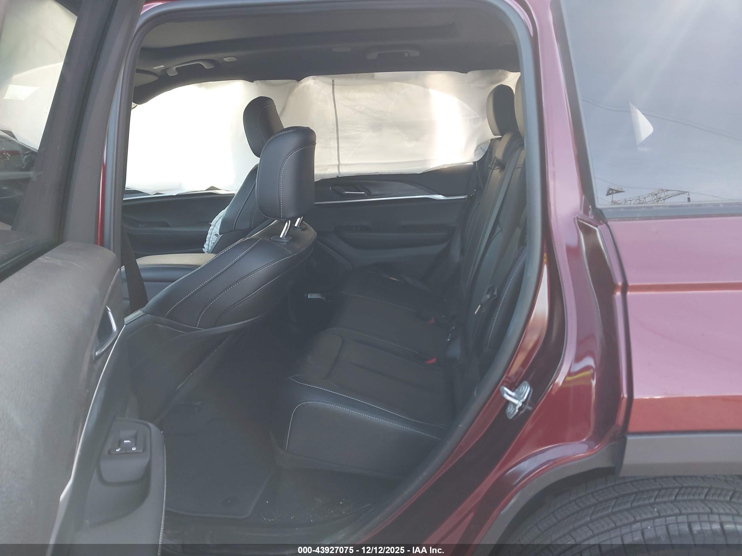 JEEP GRAND image 8