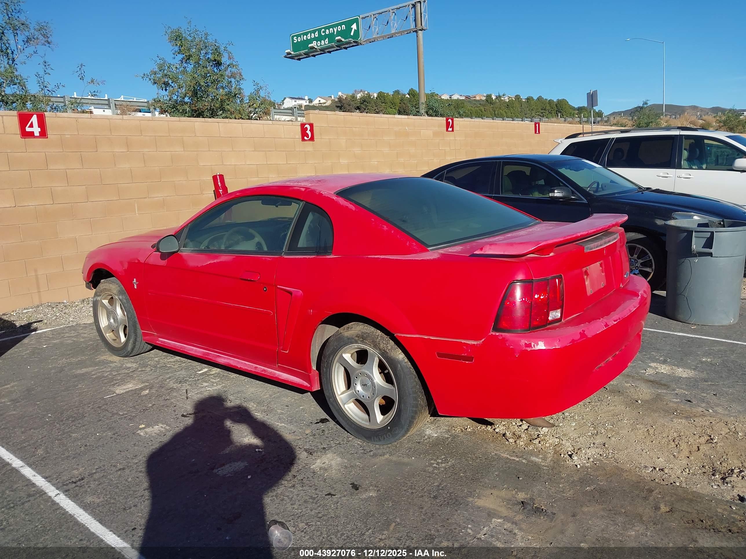 FORD MUSTANG image 3