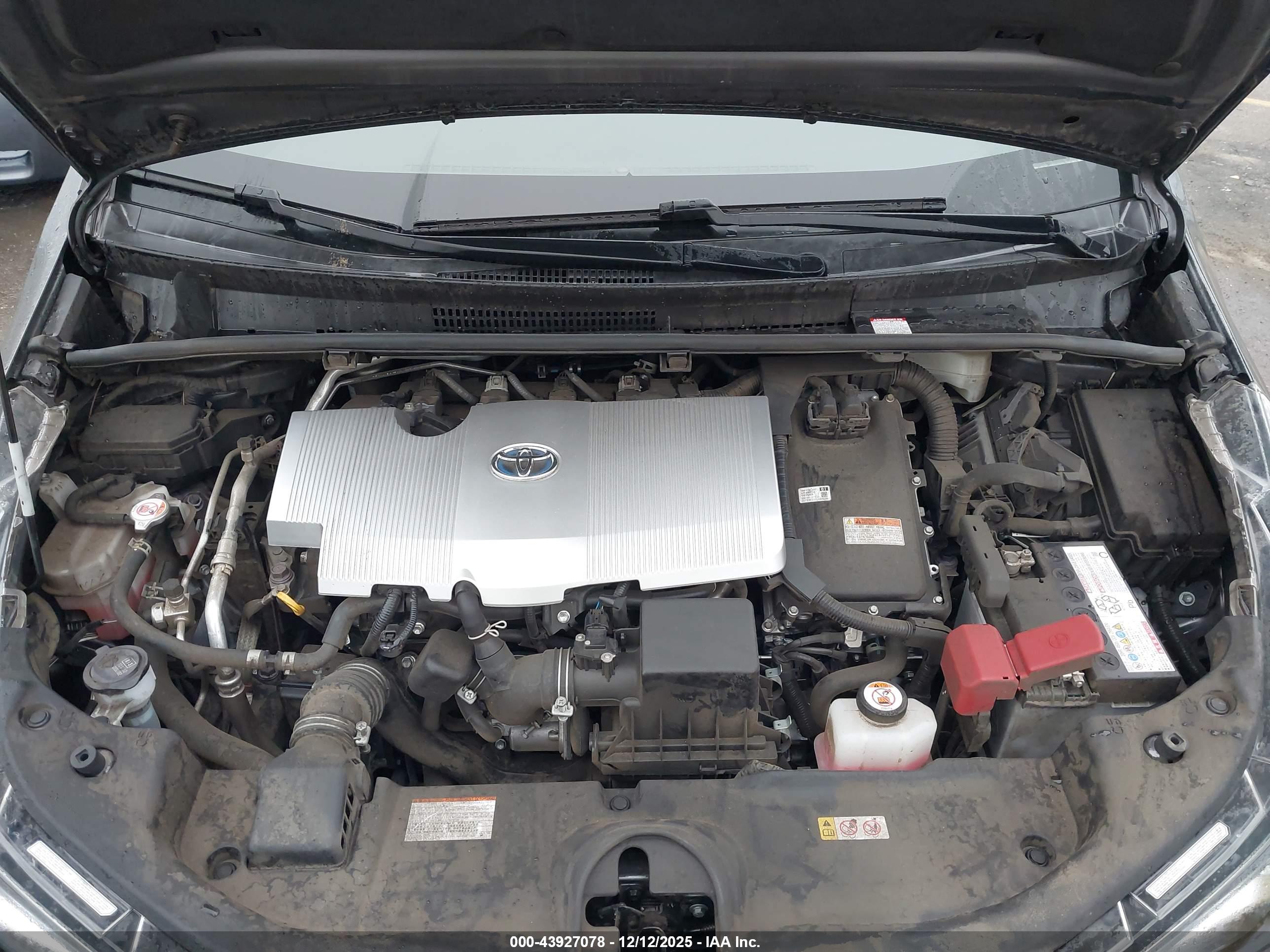 TOYOTA PRIUS image 10