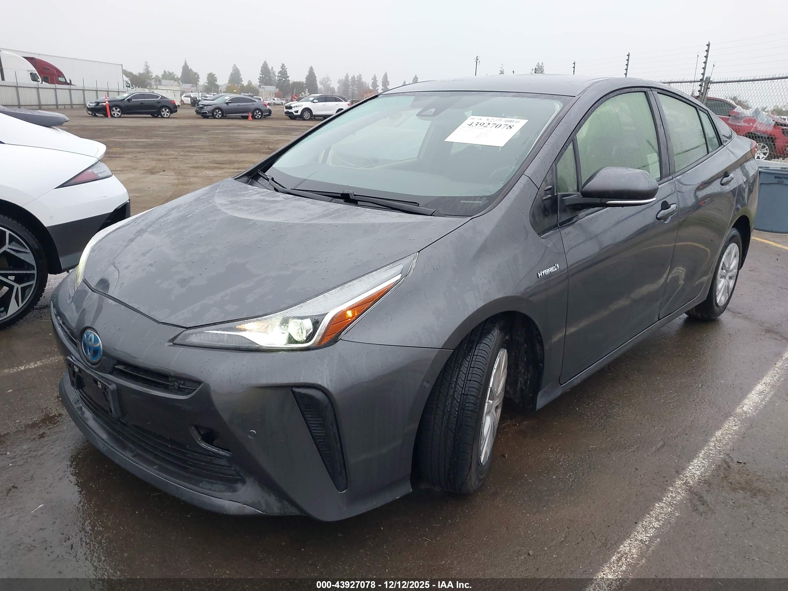 TOYOTA PRIUS image 2