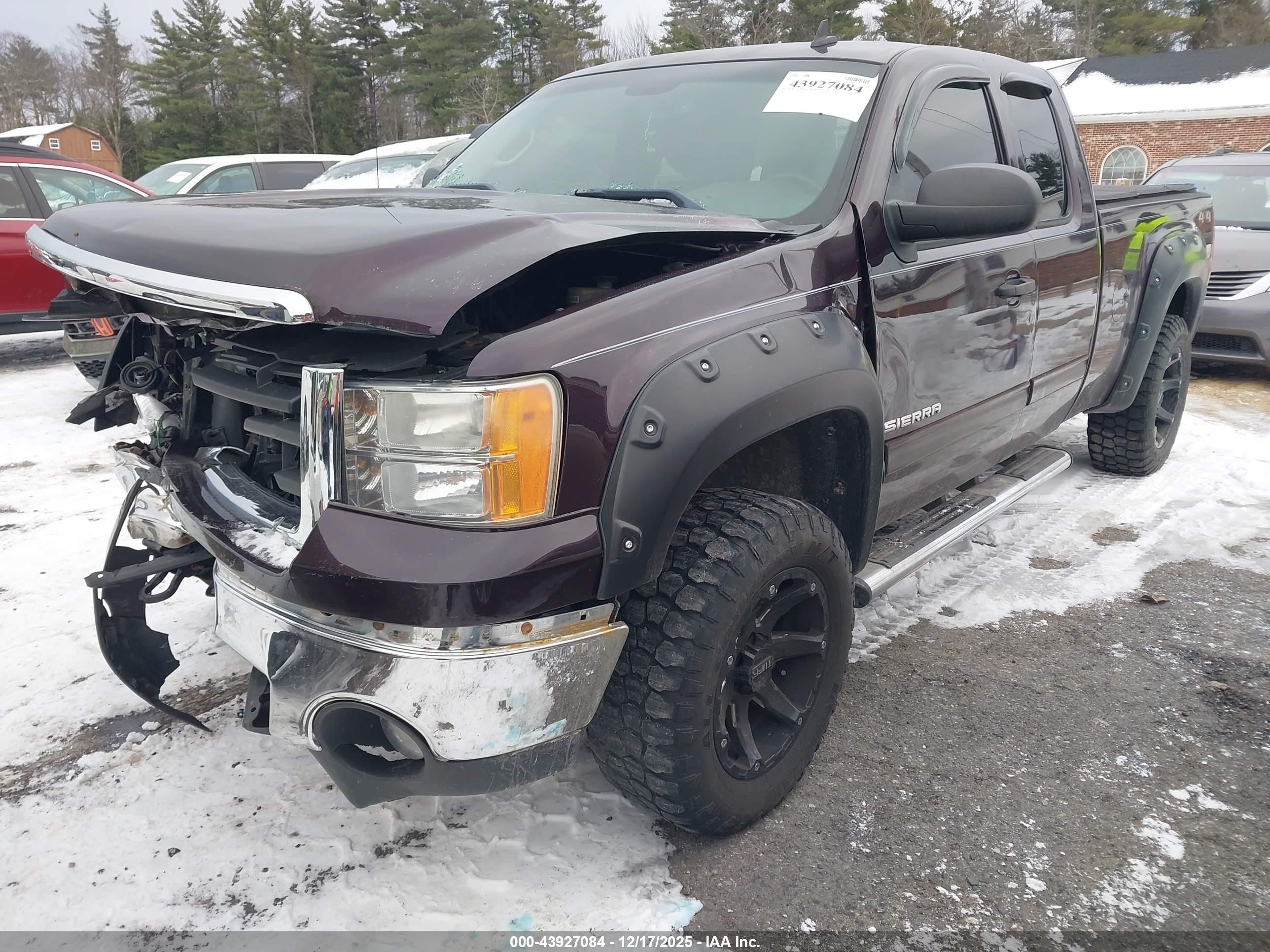 GMC SIERRA image 2
