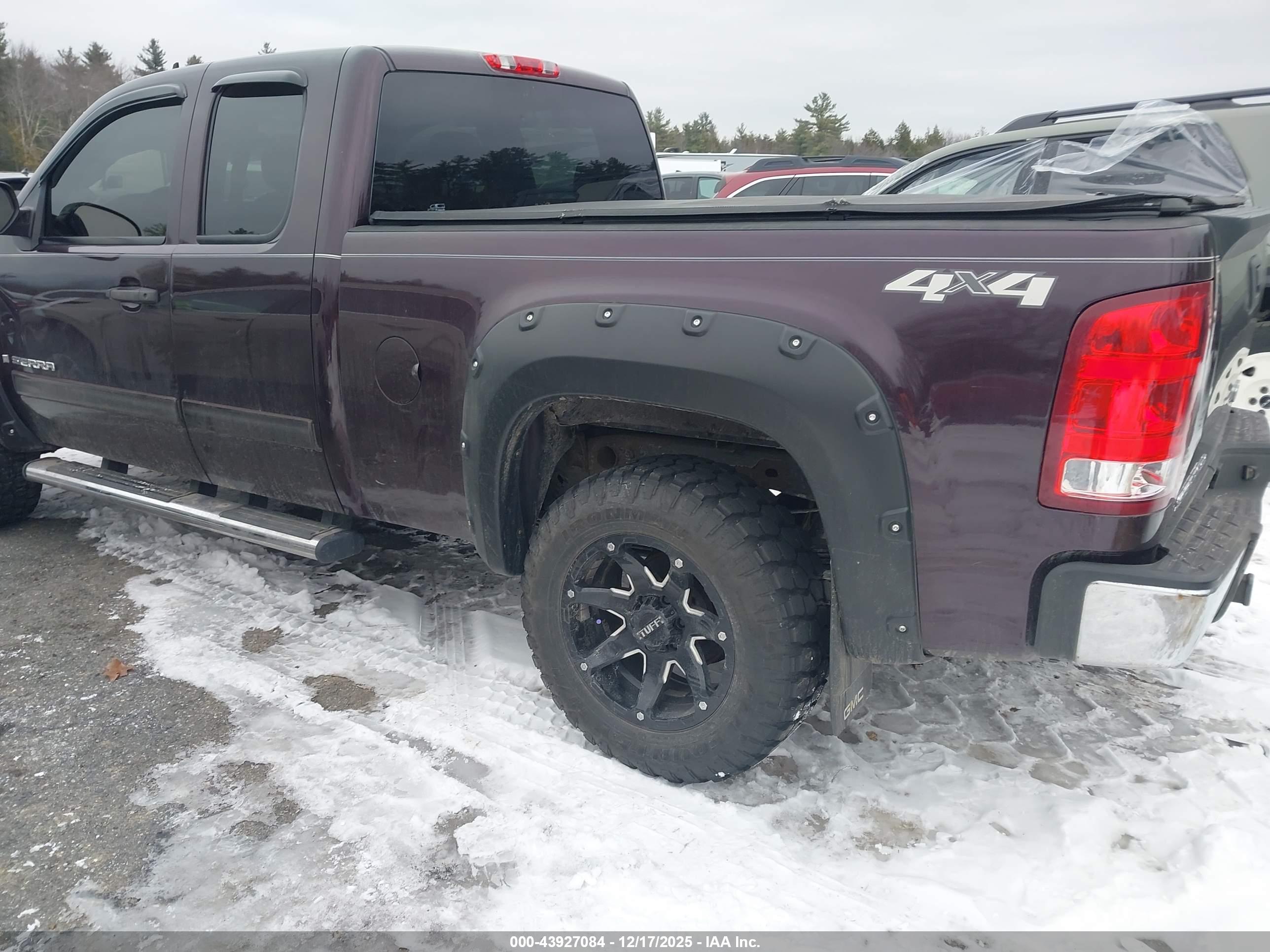 GMC SIERRA image 3