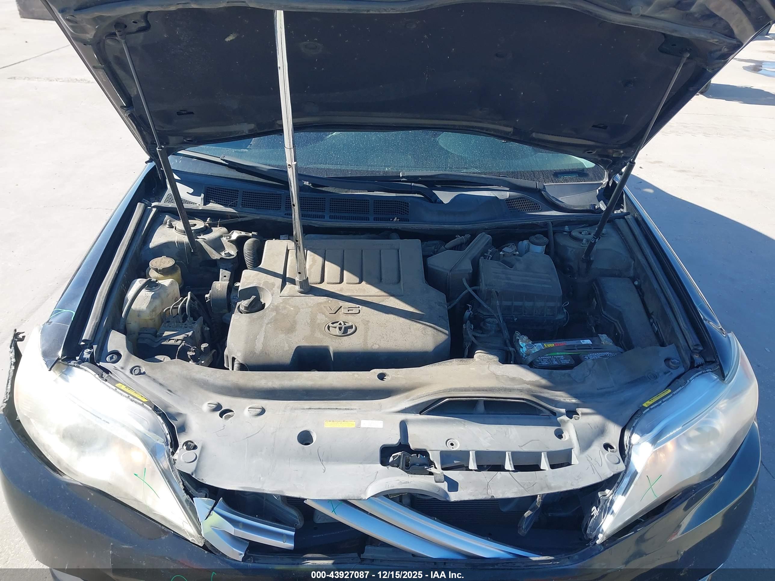 TOYOTA AVALON image 10