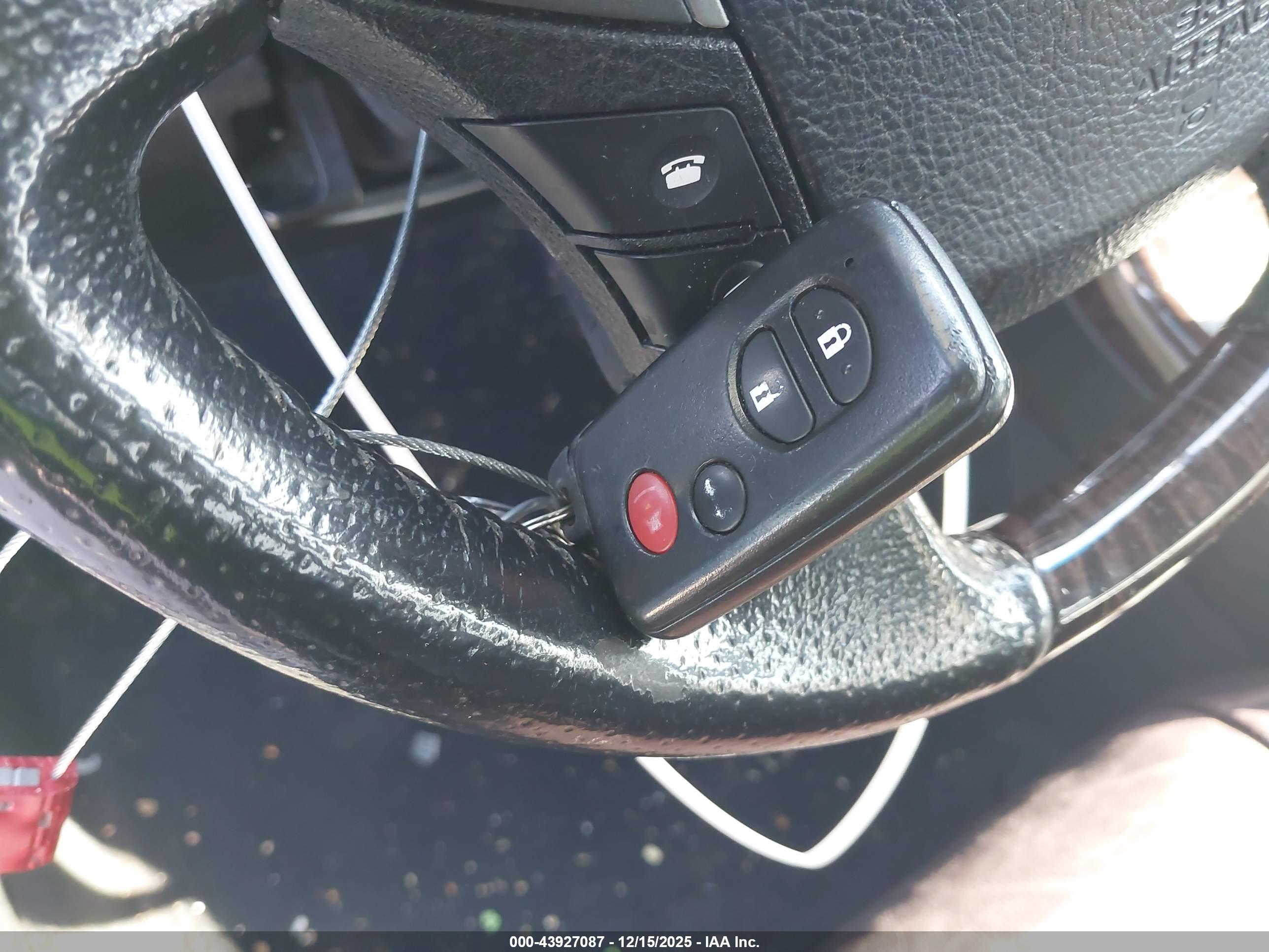 TOYOTA AVALON image 11
