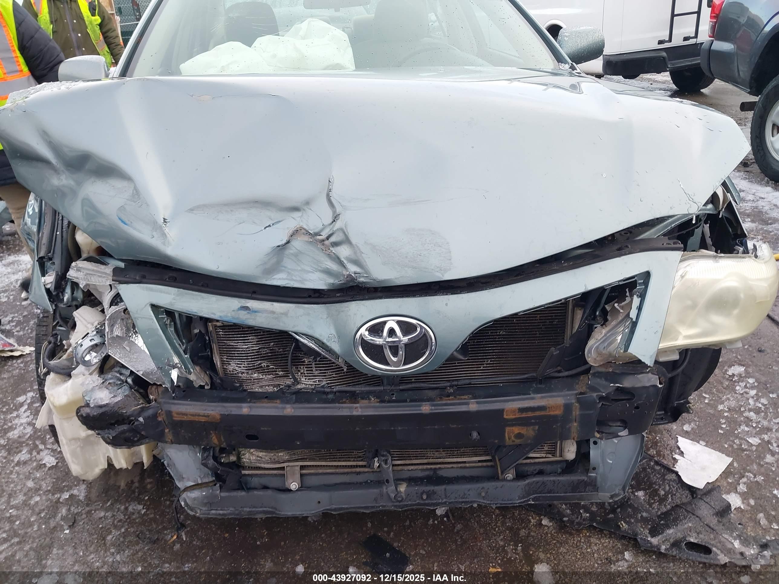 TOYOTA CAMRY image 6