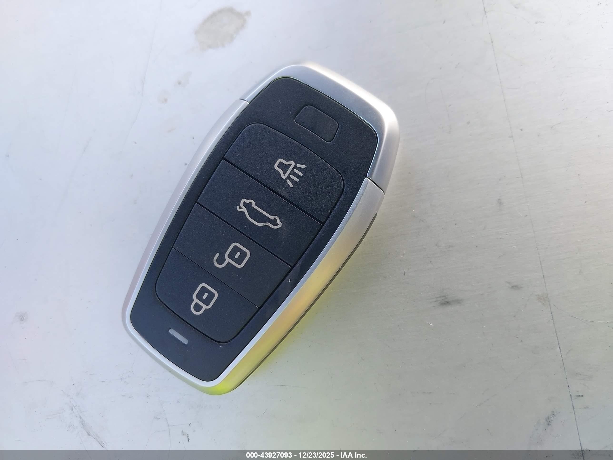 HYUNDAI ELANTRA image 11