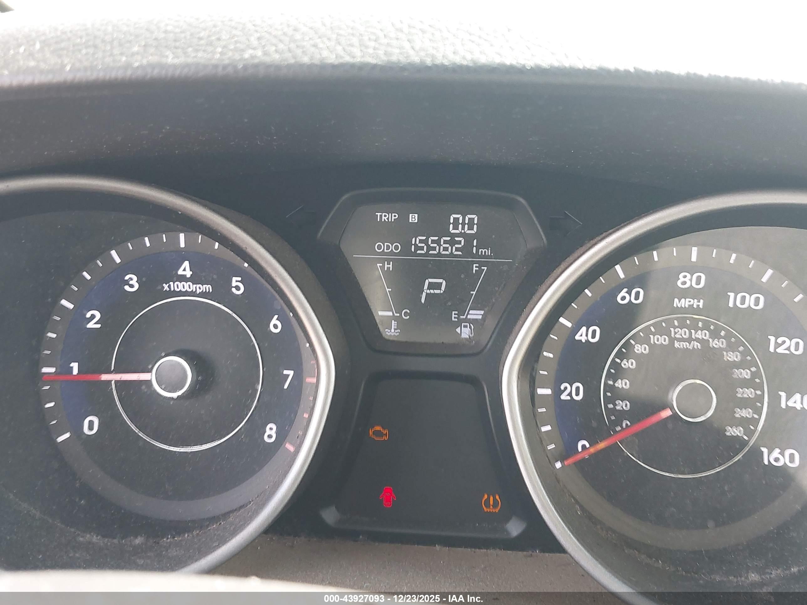 HYUNDAI ELANTRA image 7