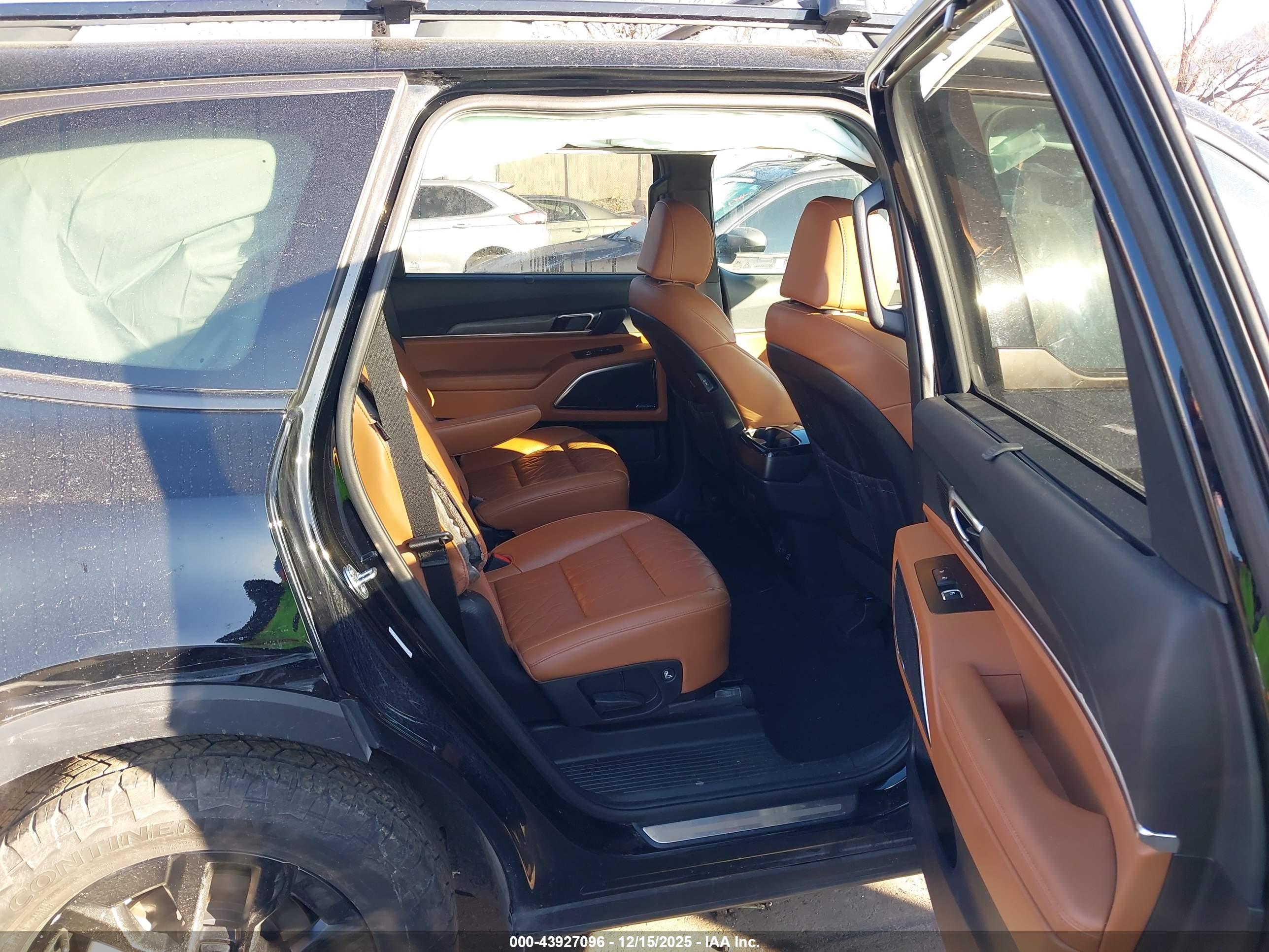KIA TELLURIDE image 8